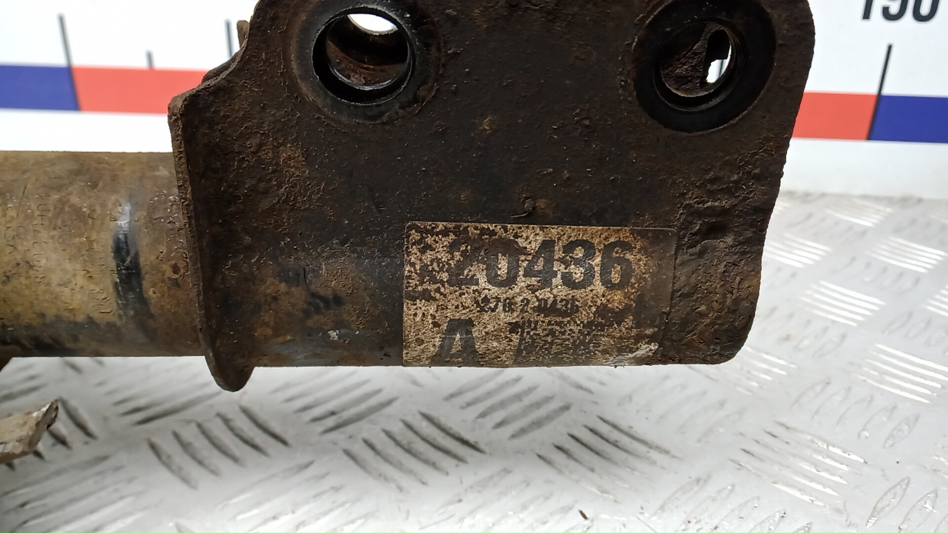 Амортизатор передний левый