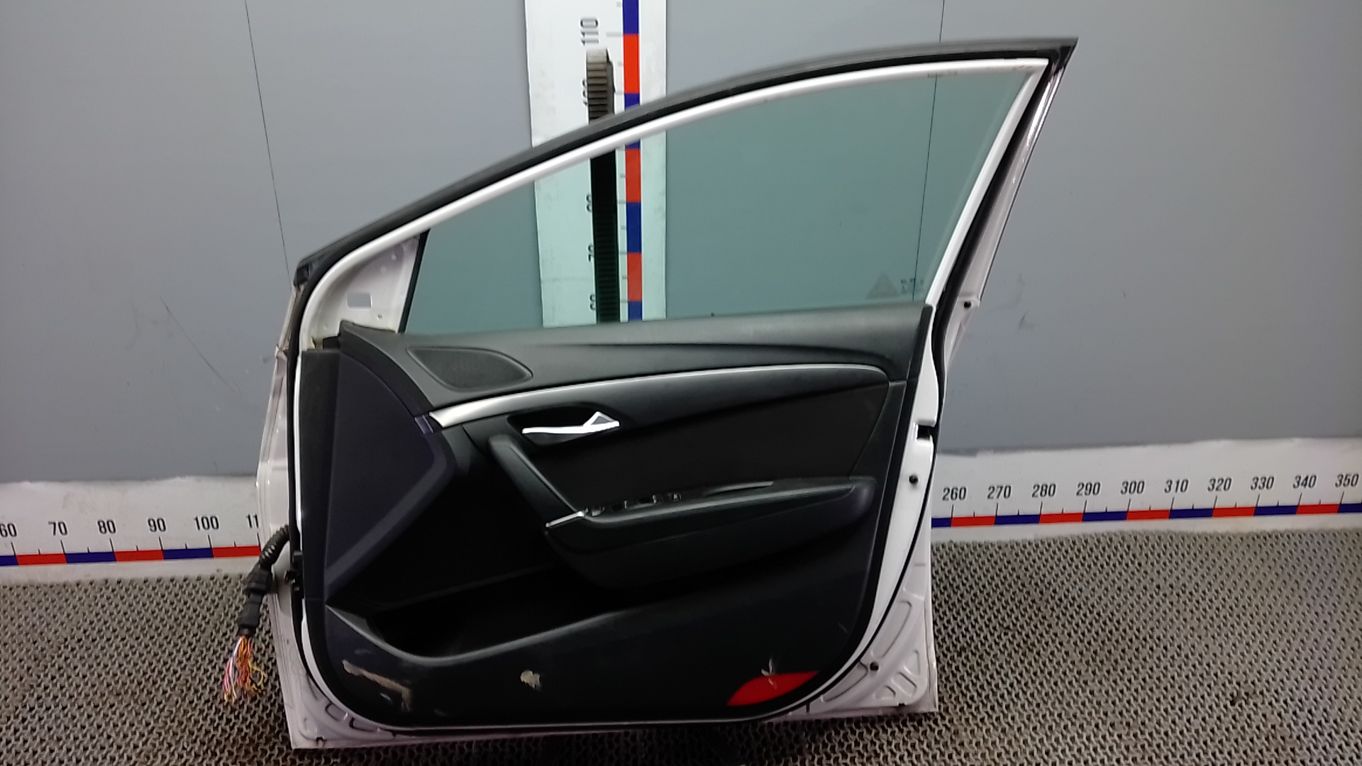 Дверь передняя правая