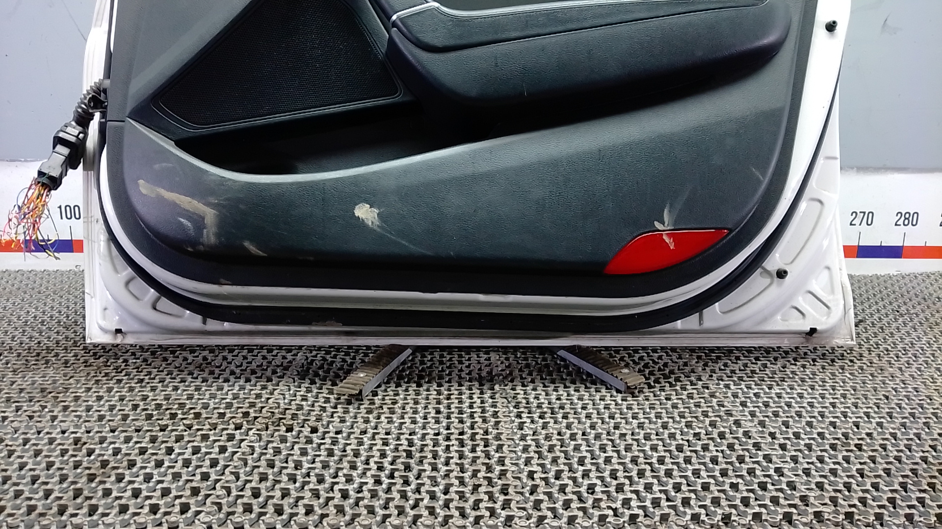 Дверь передняя правая