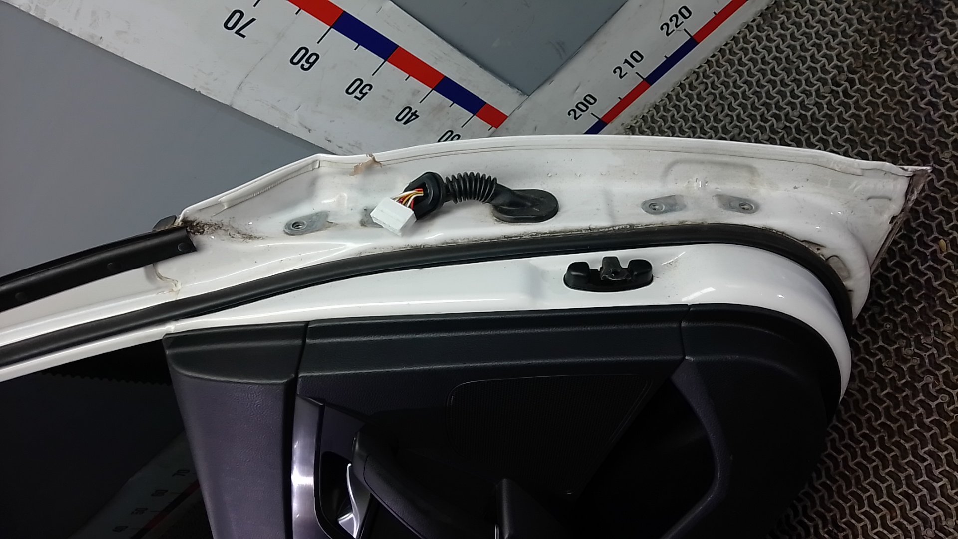 Дверь задняя левая