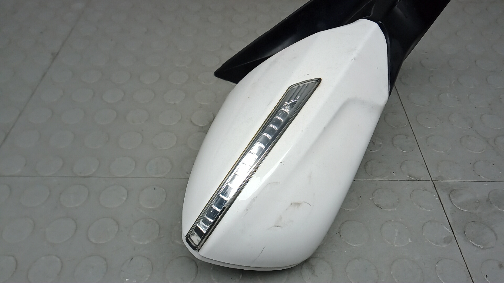 Зеркало правое электрическое