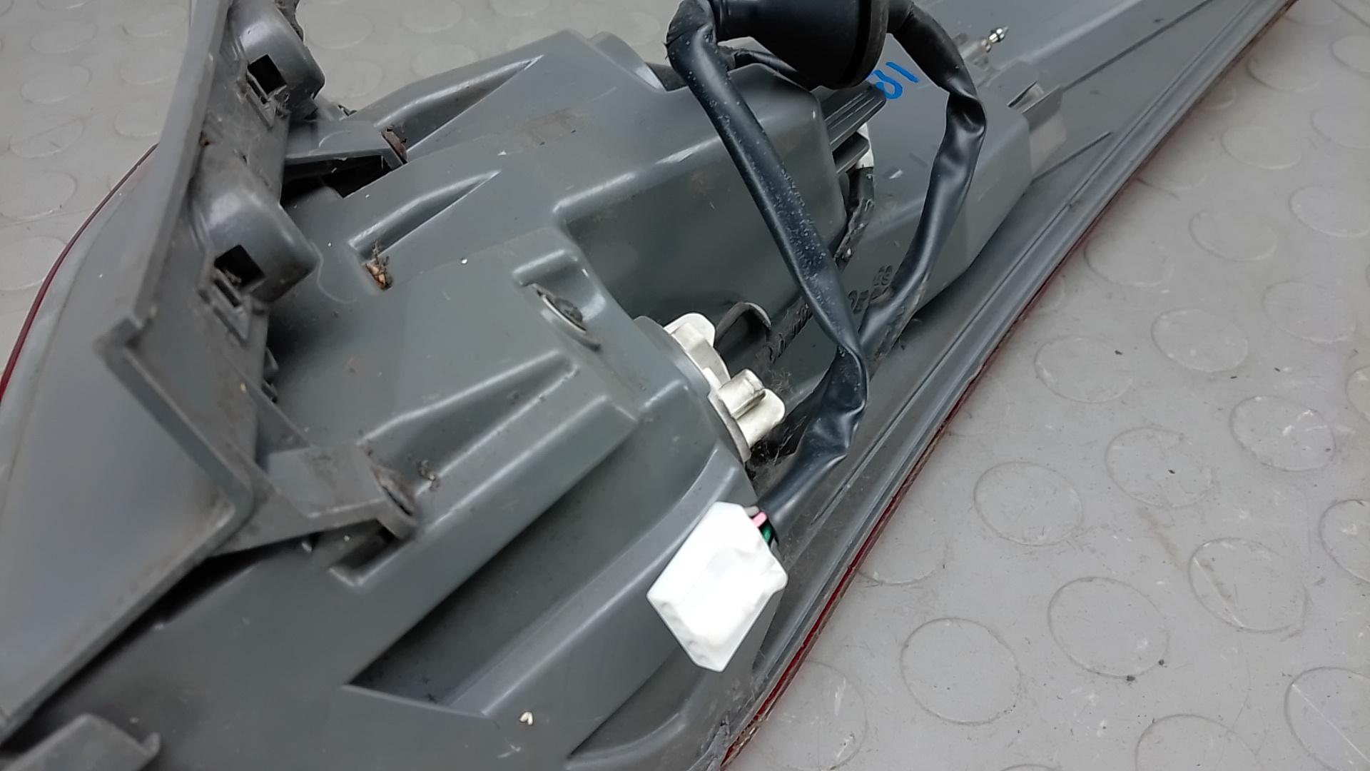 Фонарь задний левый