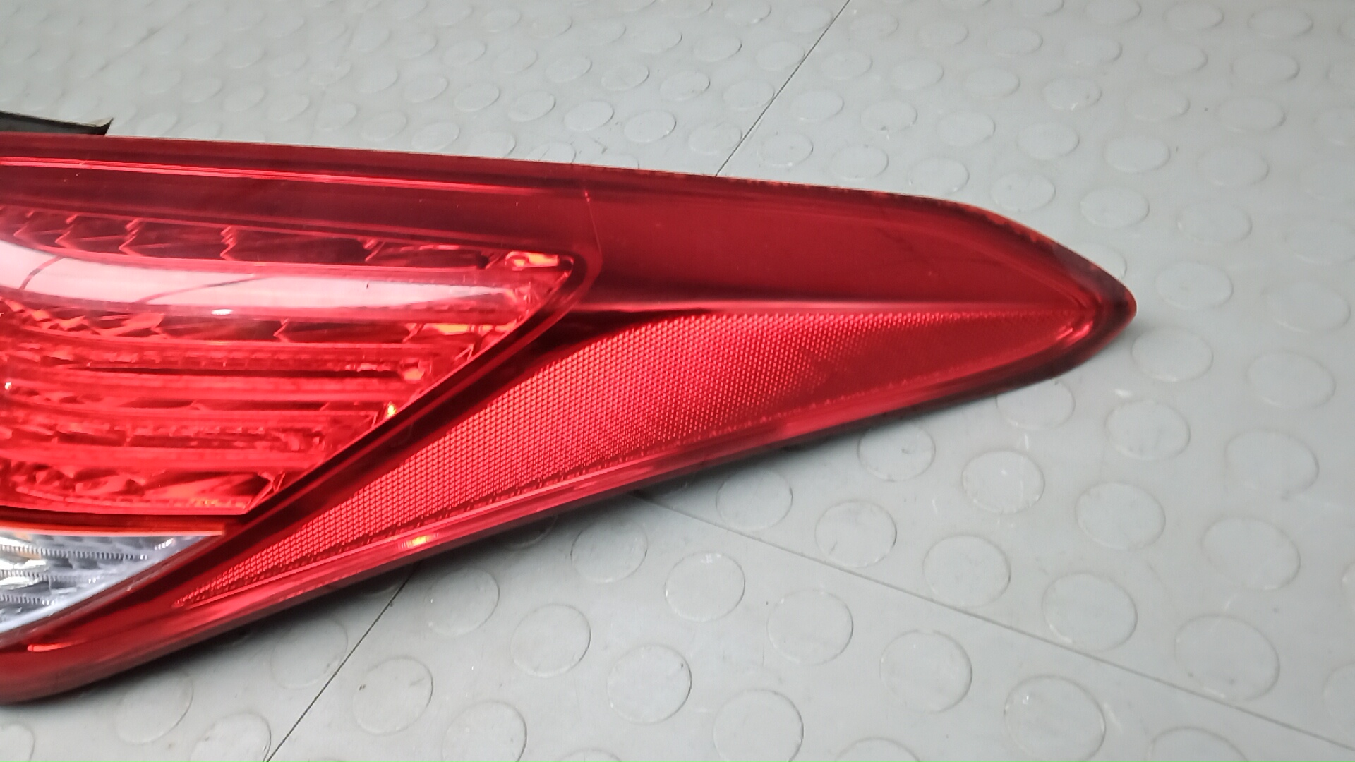 Фонарь задний правый