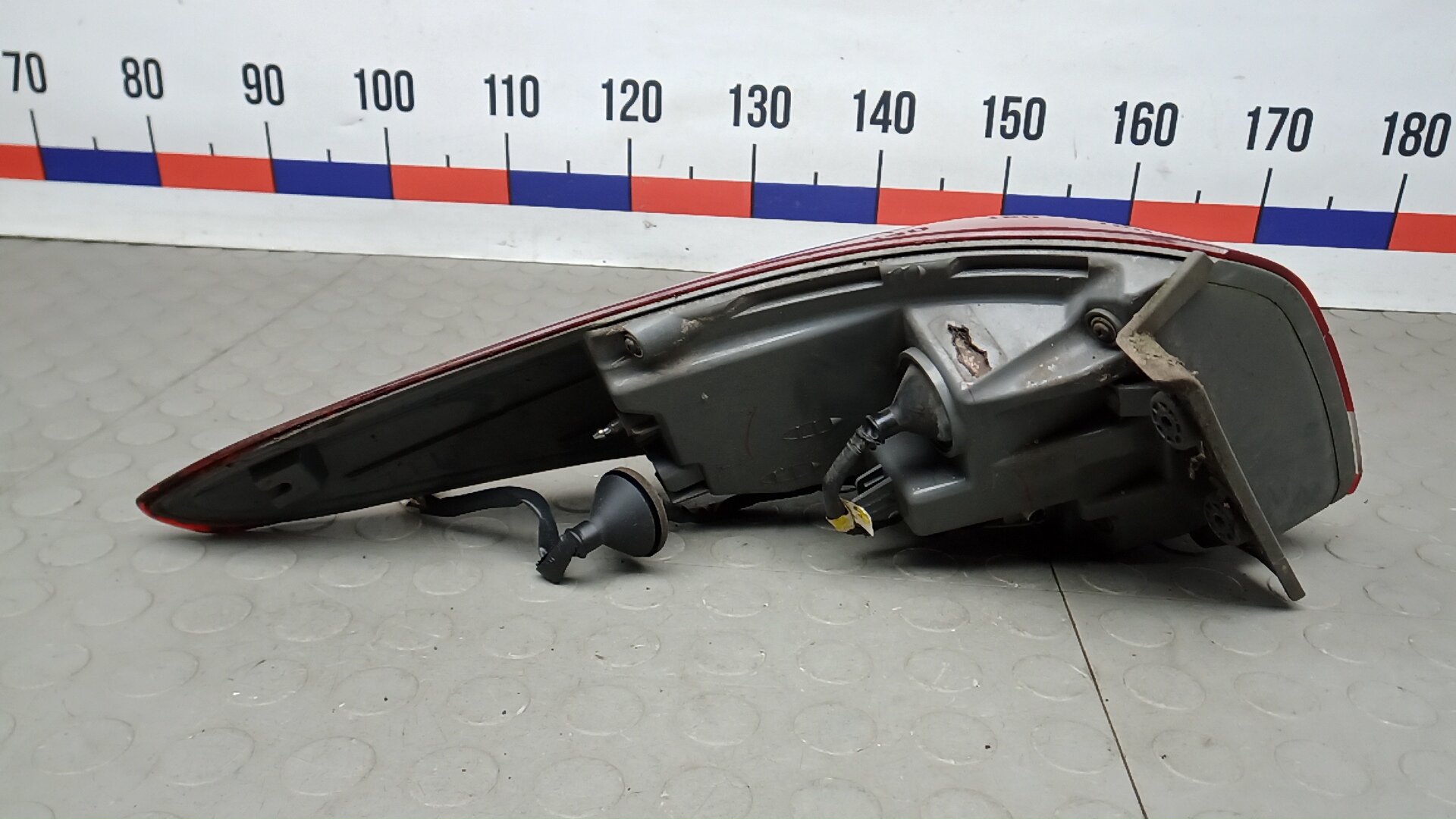 Фонарь задний правый