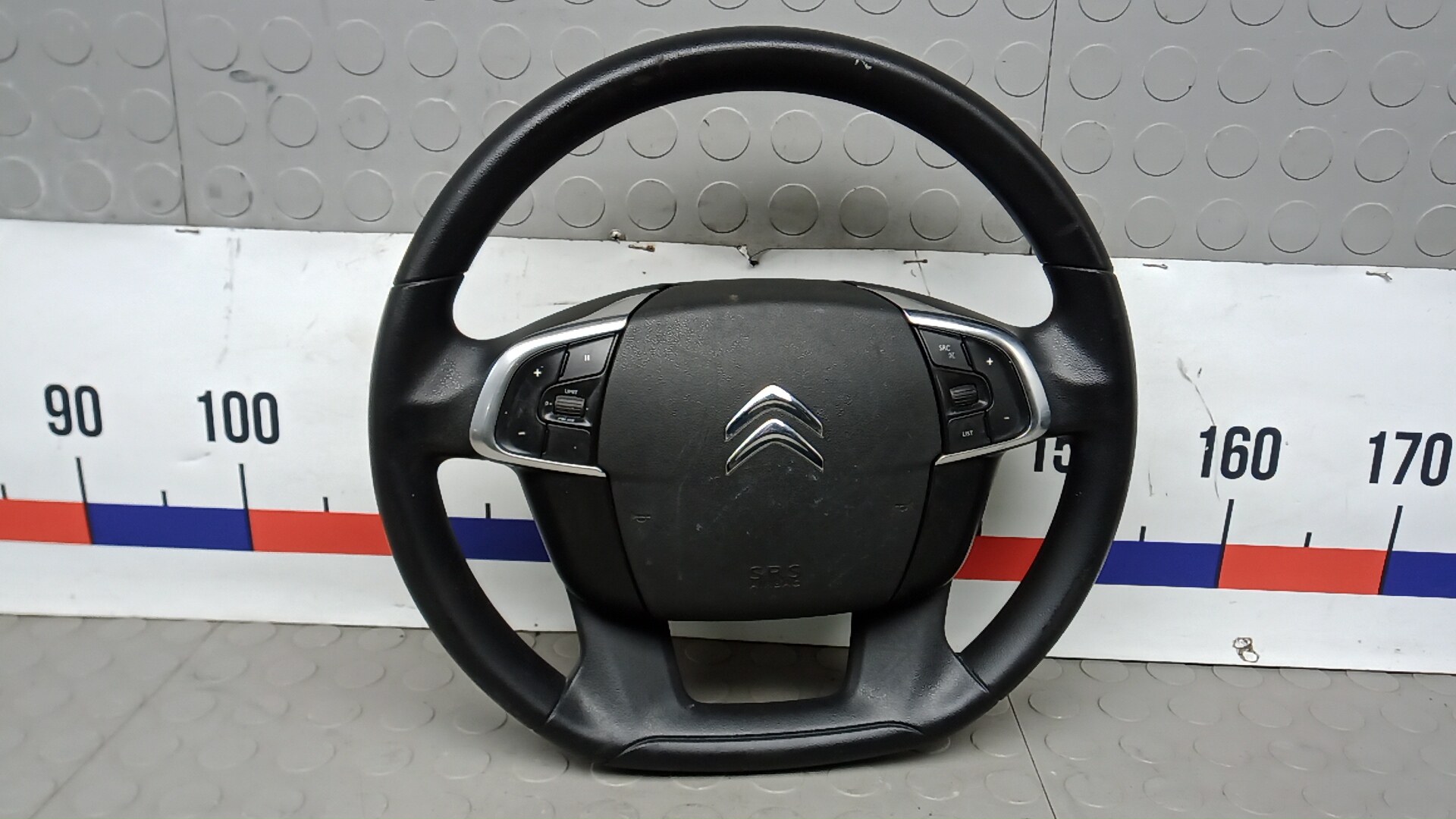 Рулевое колесо (руль)