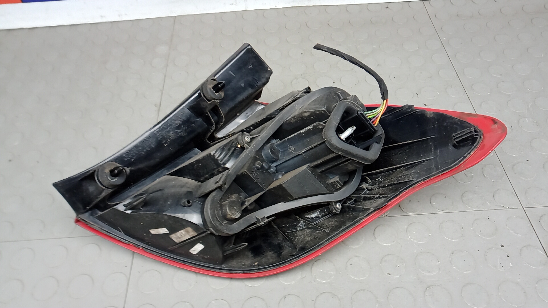 Фонарь задний левый