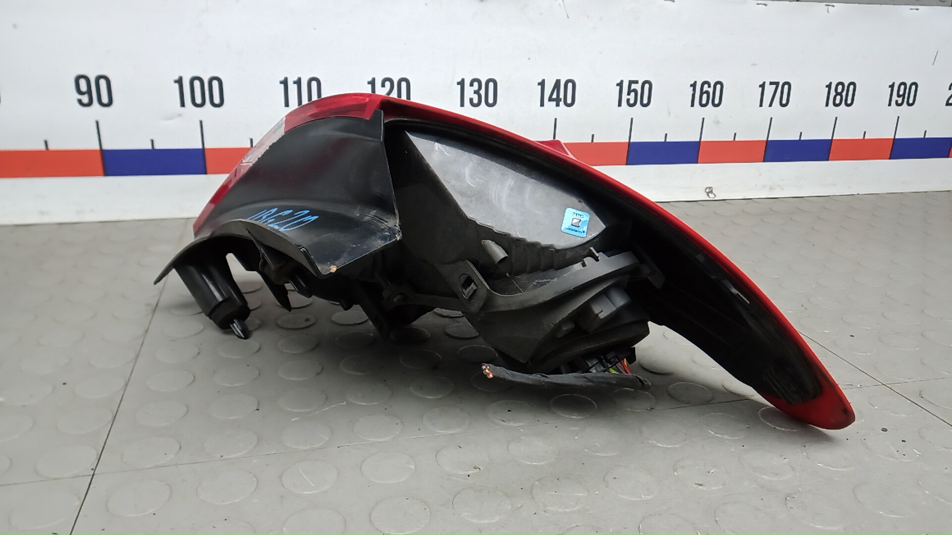 Фонарь задний левый