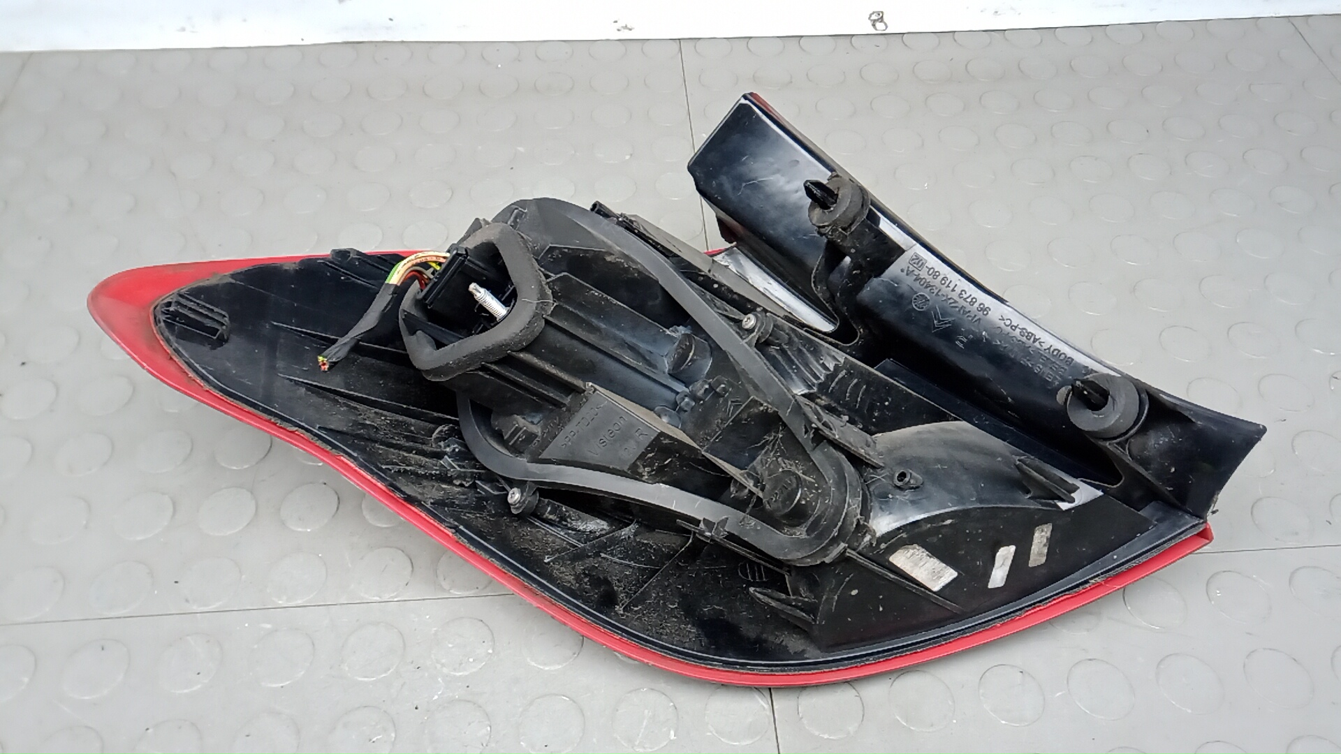 Фонарь задний правый