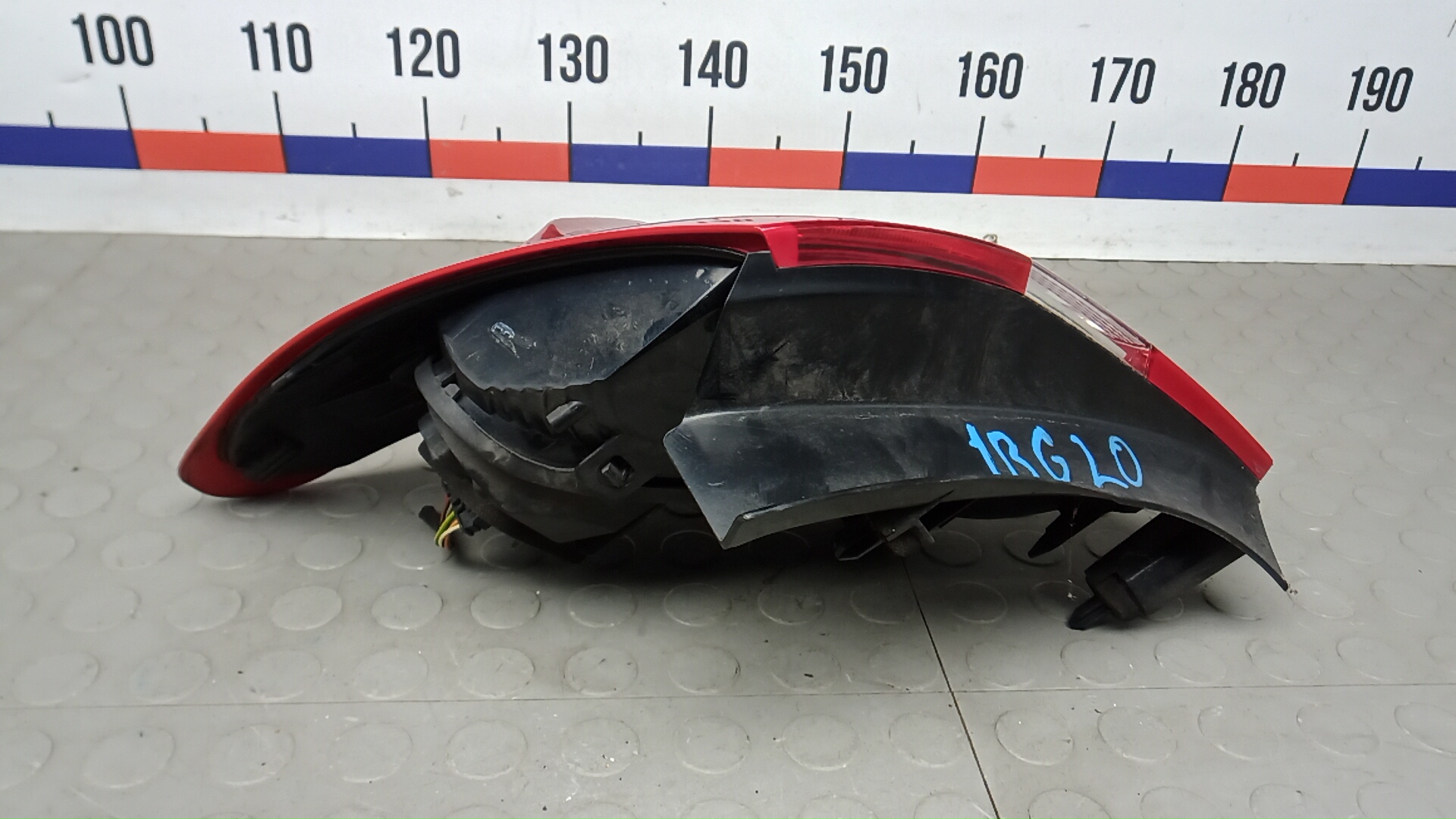 Фонарь задний правый