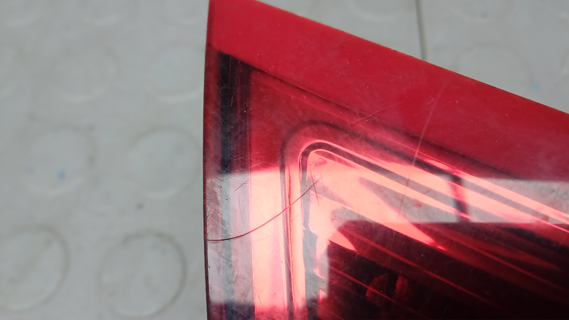 Фонарь задний внутренний левый