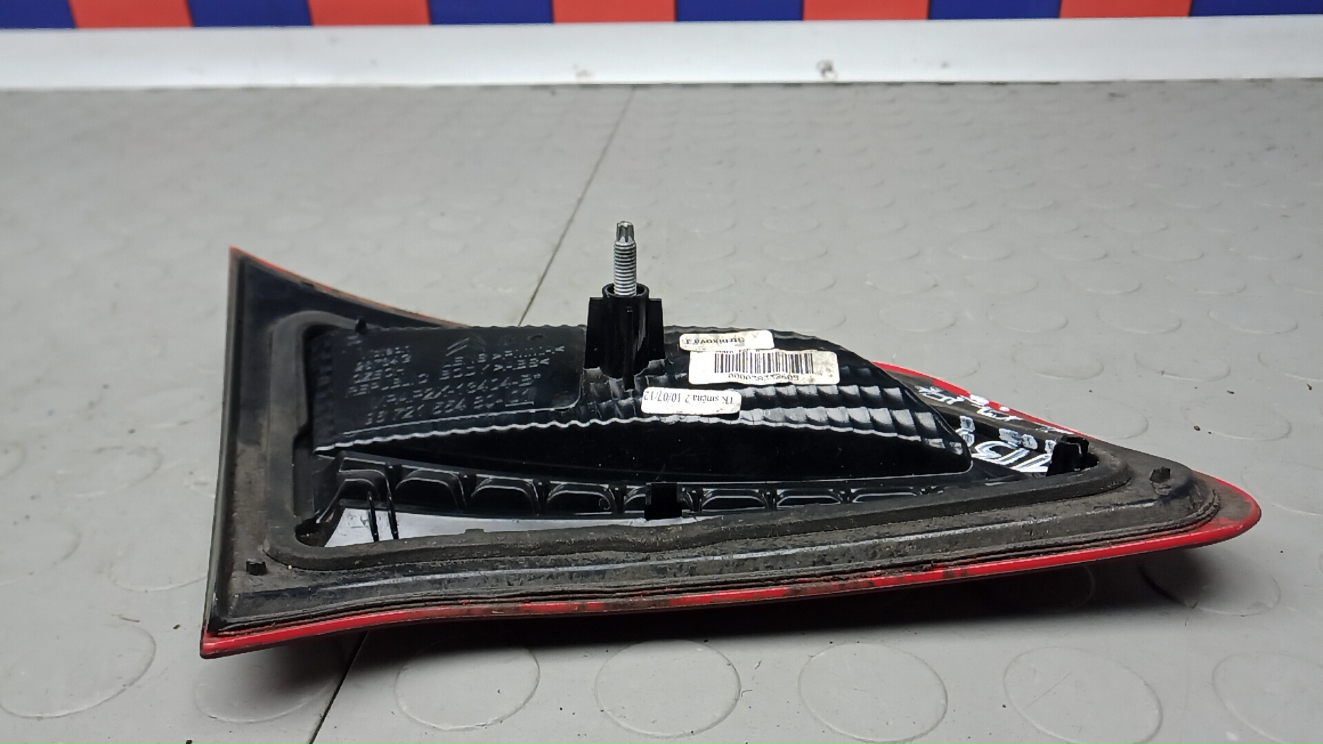 Фонарь задний внутренний правый