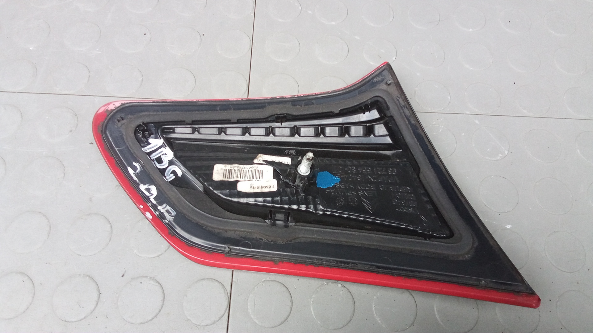 Фонарь задний внутренний правый