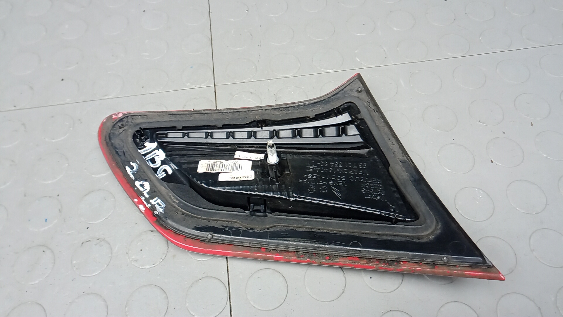 Фонарь задний внутренний правый