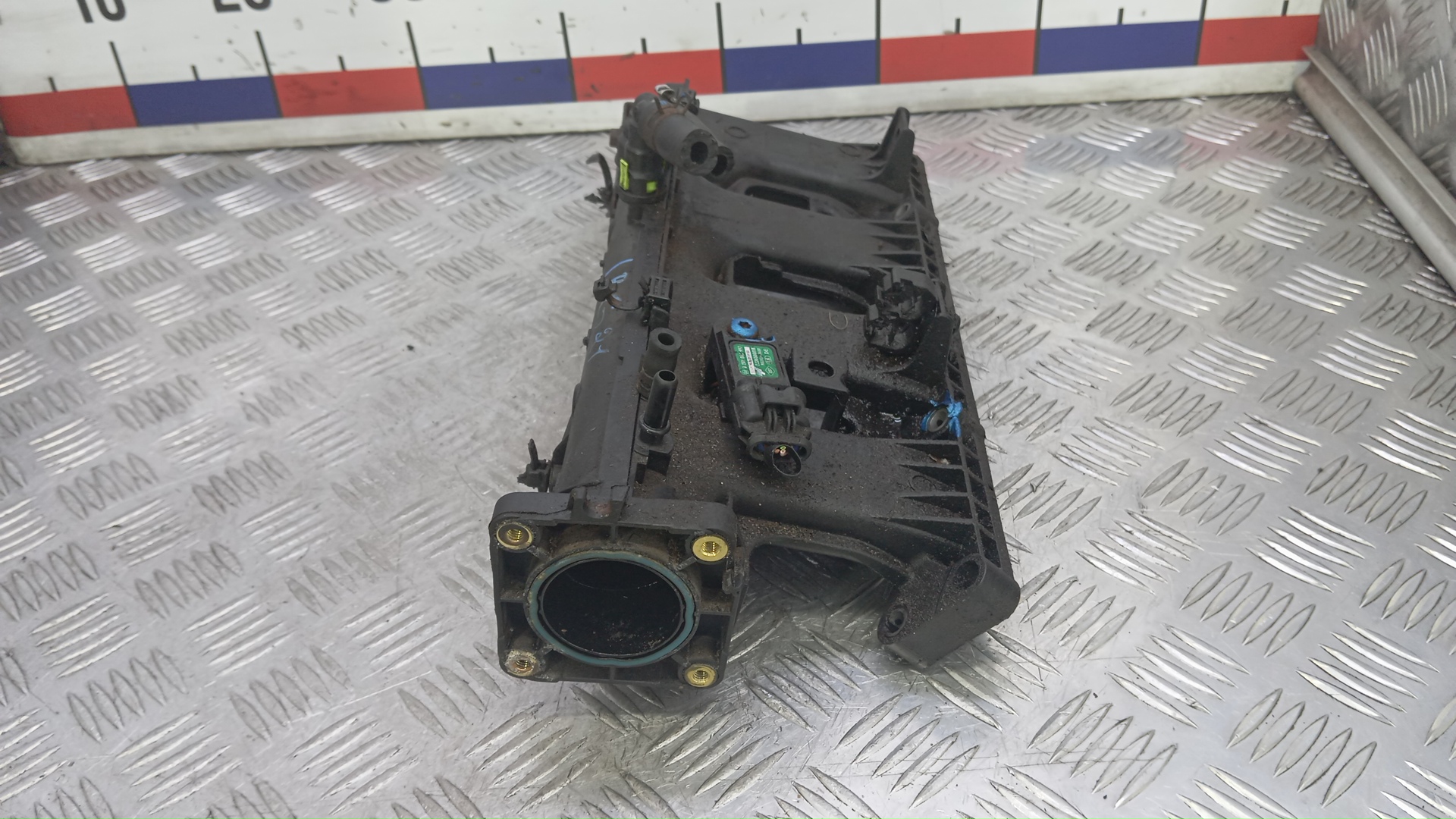 Коллектор впускной