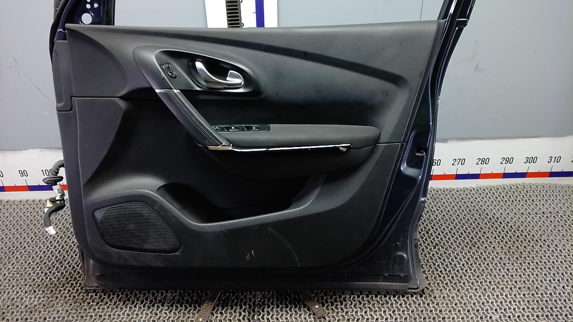 Дверь передняя правая