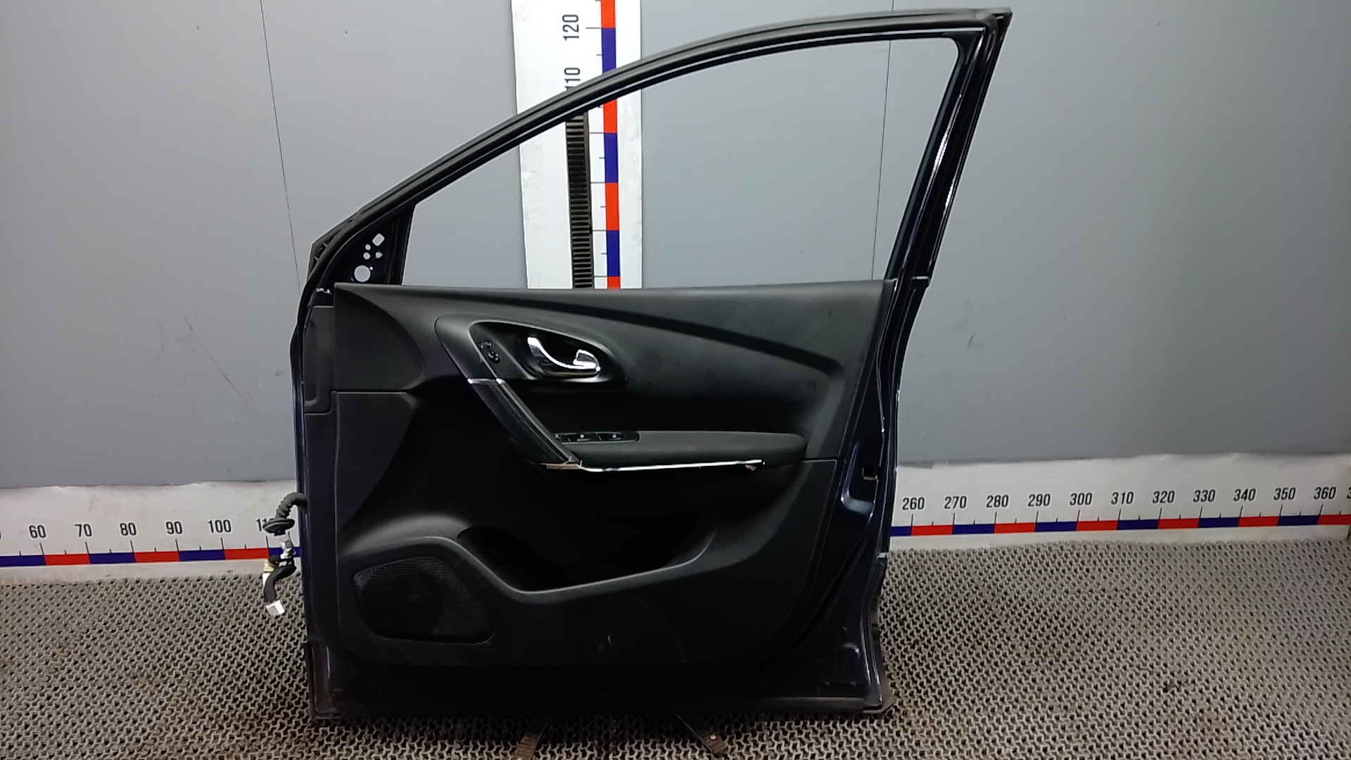 Дверь передняя правая