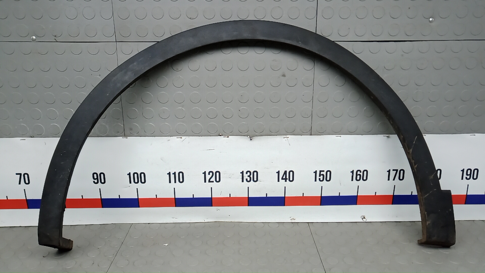 Накладка переднего крыла левого