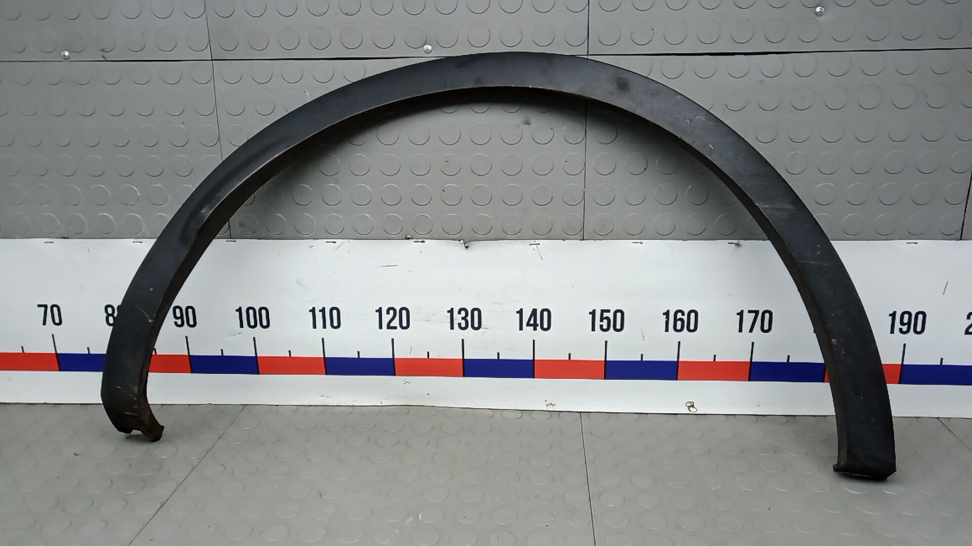 Молдинг заднего крыла правого