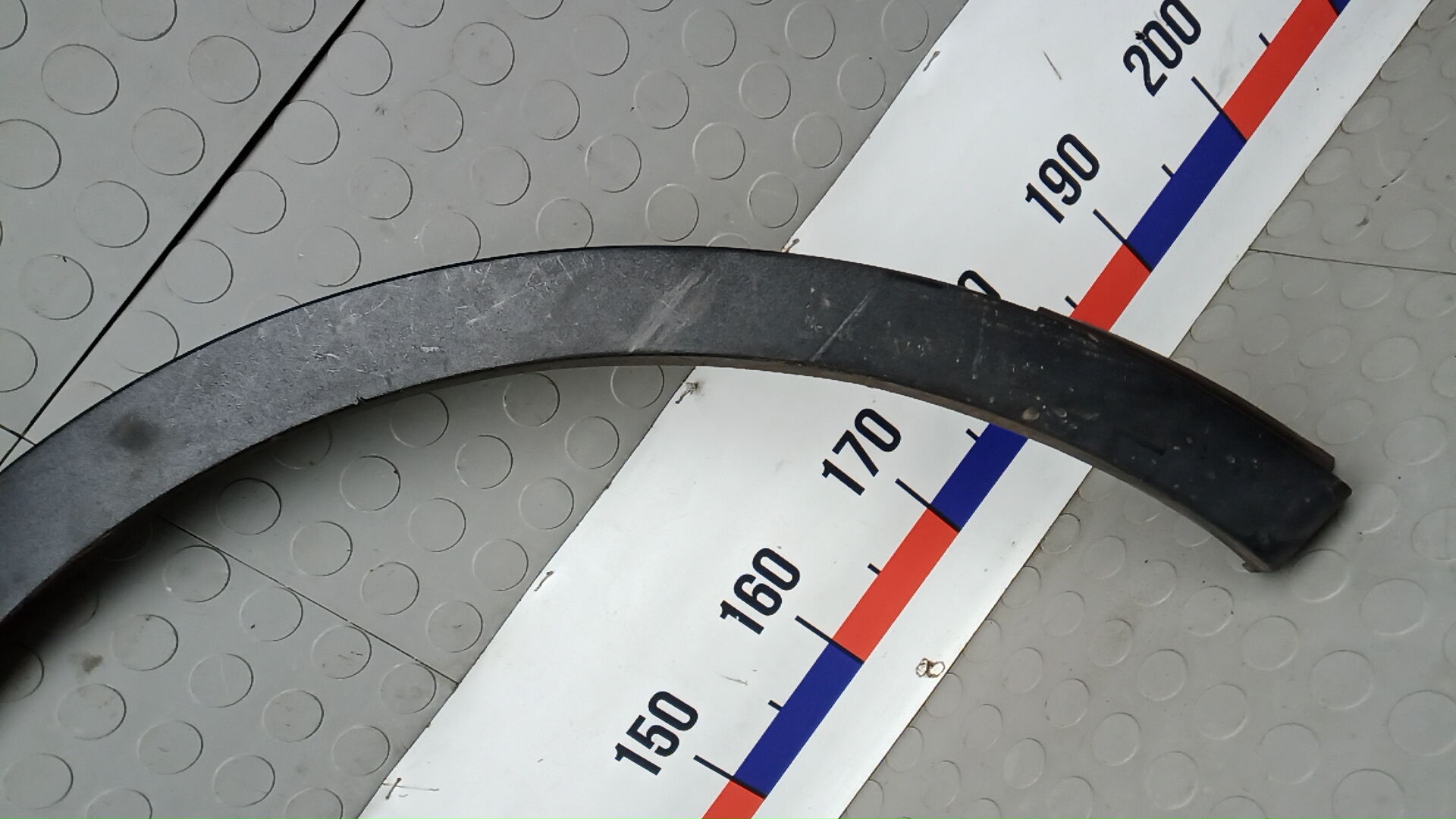 Молдинг заднего крыла правого