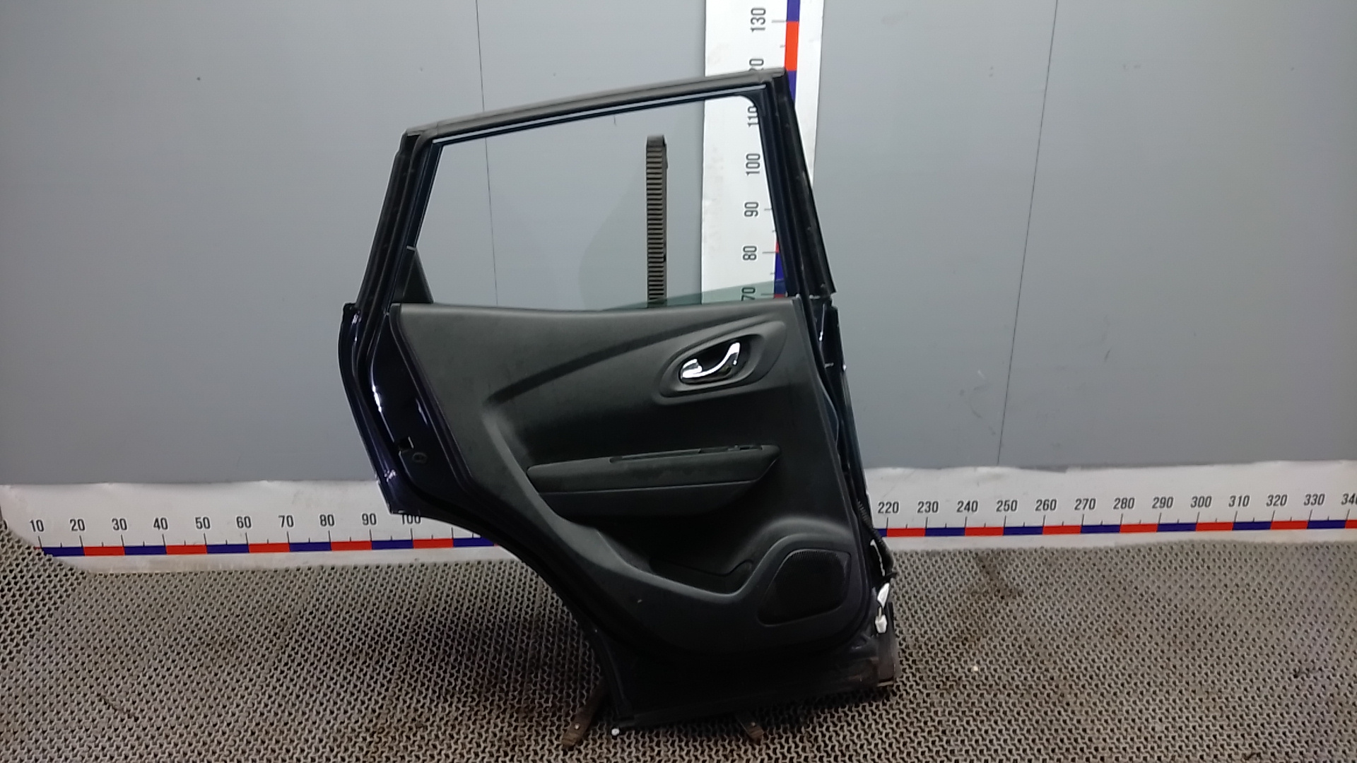 Дверь задняя левая