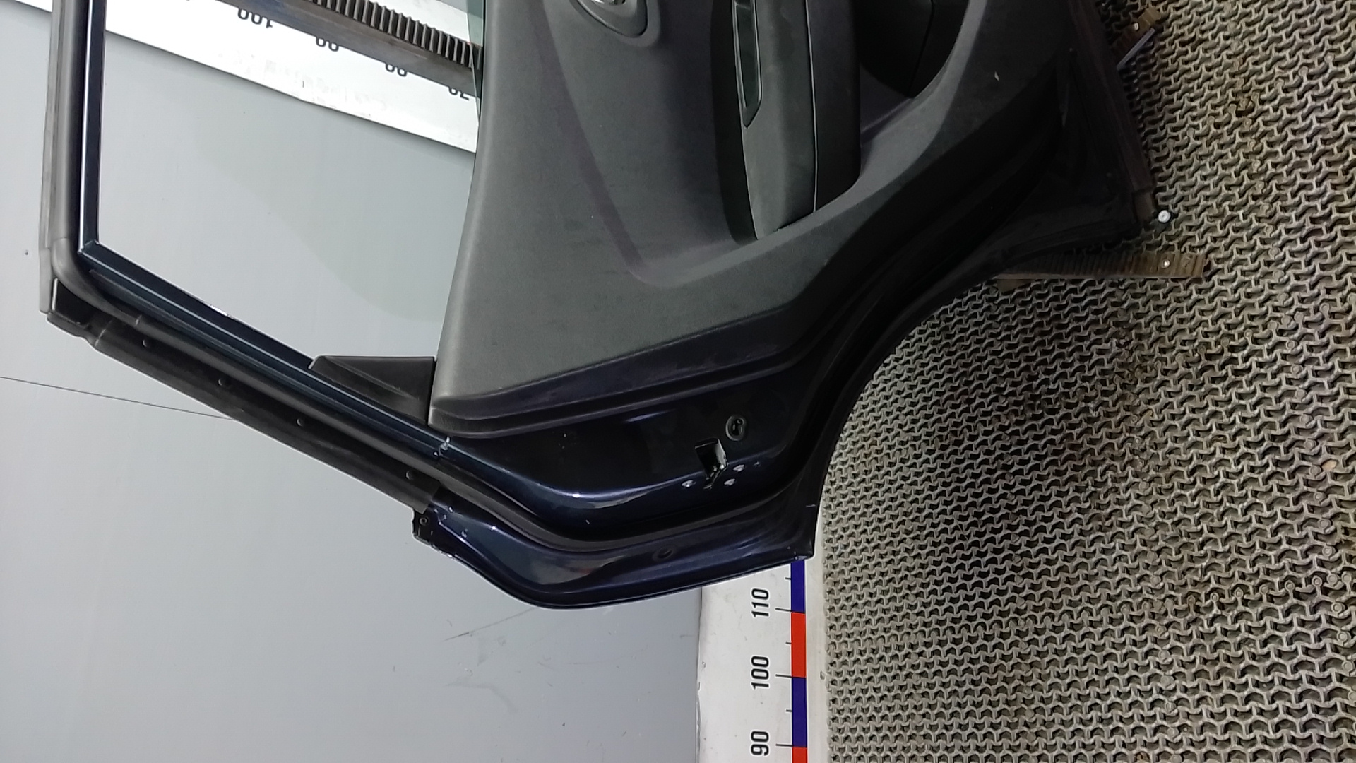 Дверь задняя левая