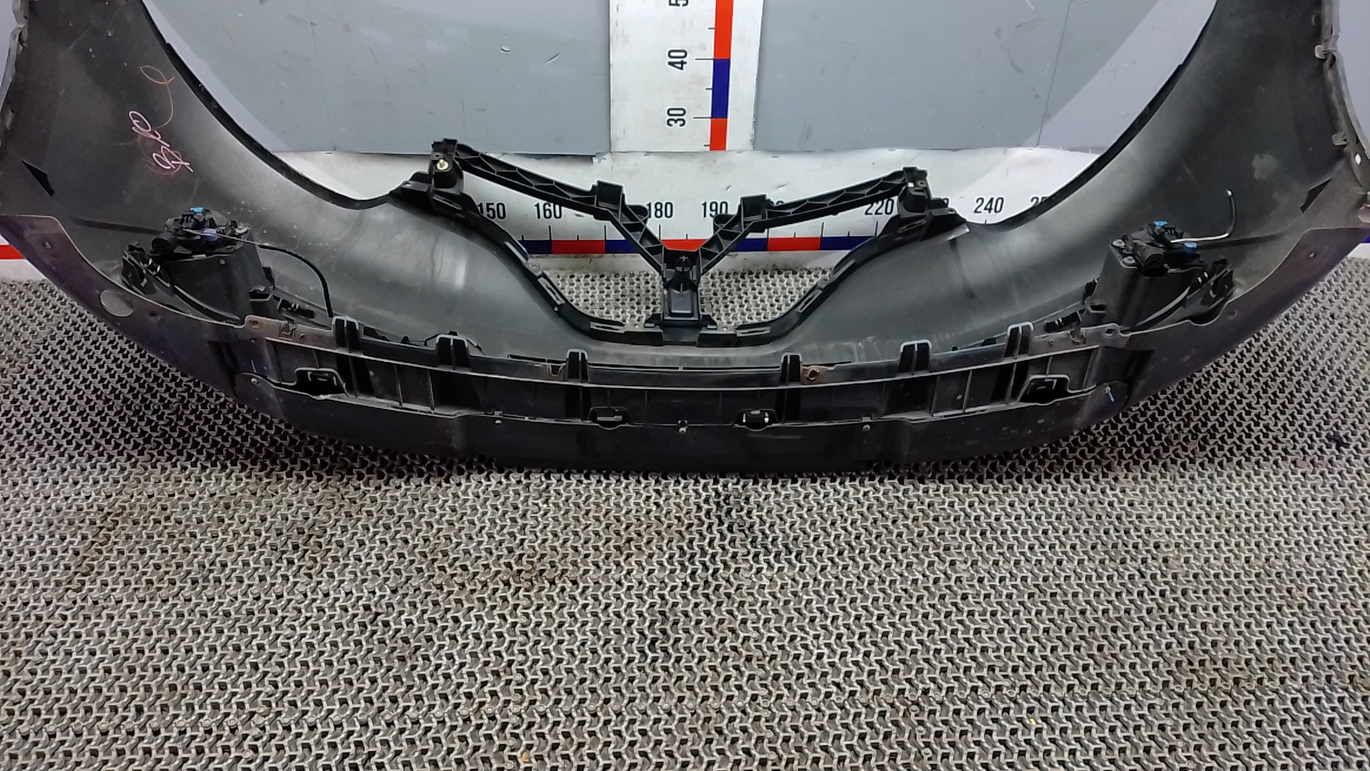 Бампер передний
