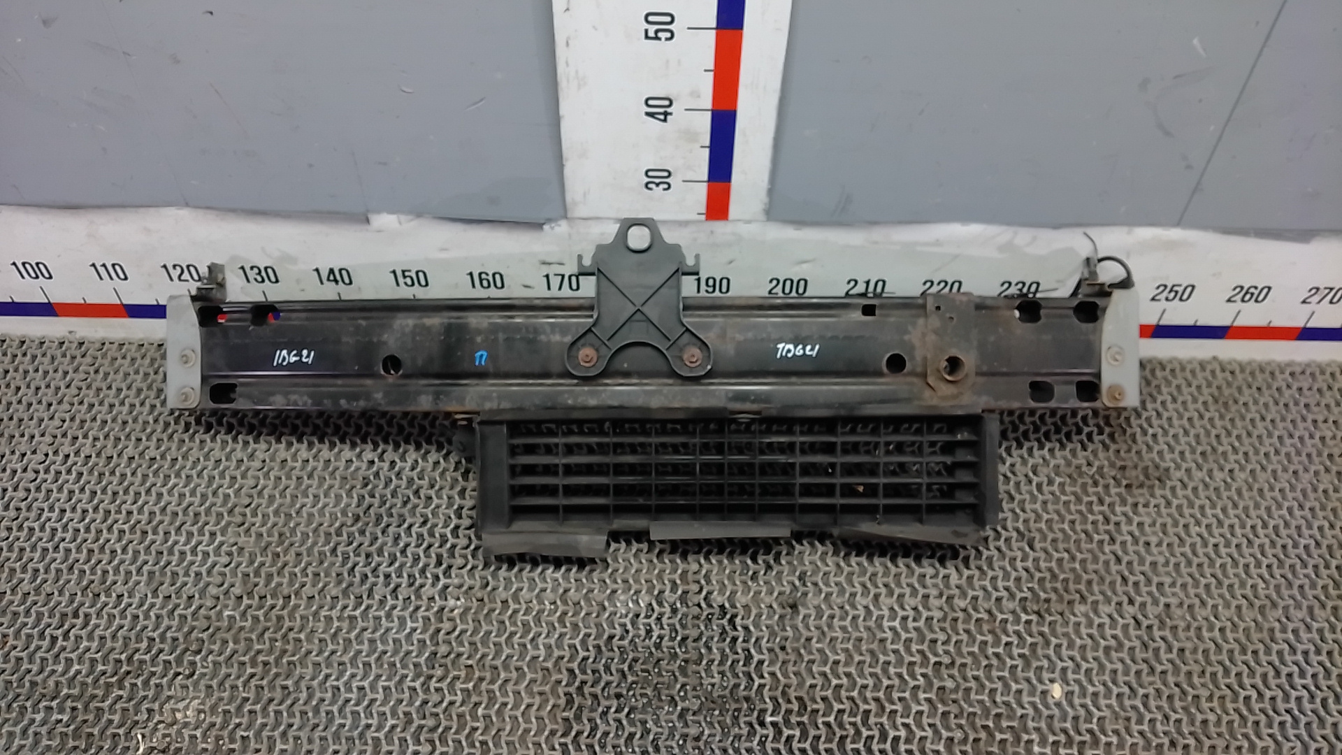 Кронштейн усилителя переднего бампера