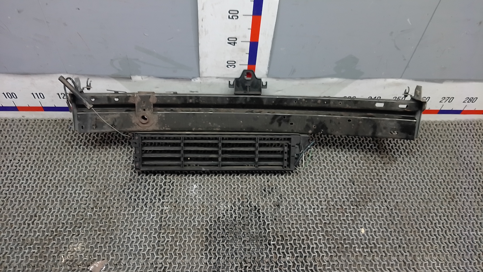 Кронштейн усилителя переднего бампера