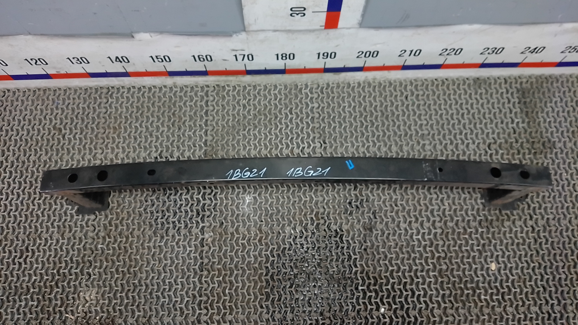 Кронштейн усилителя переднего бампера