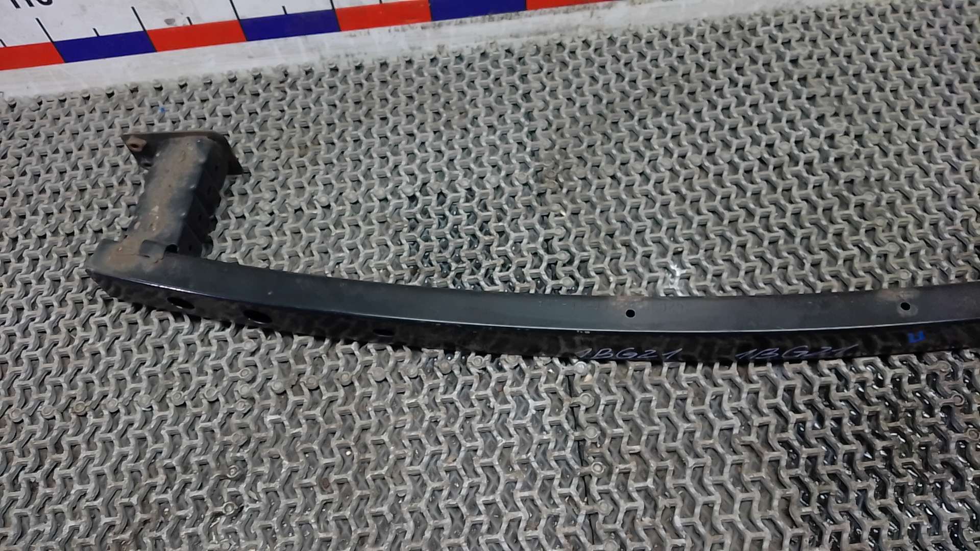 Кронштейн усилителя переднего бампера