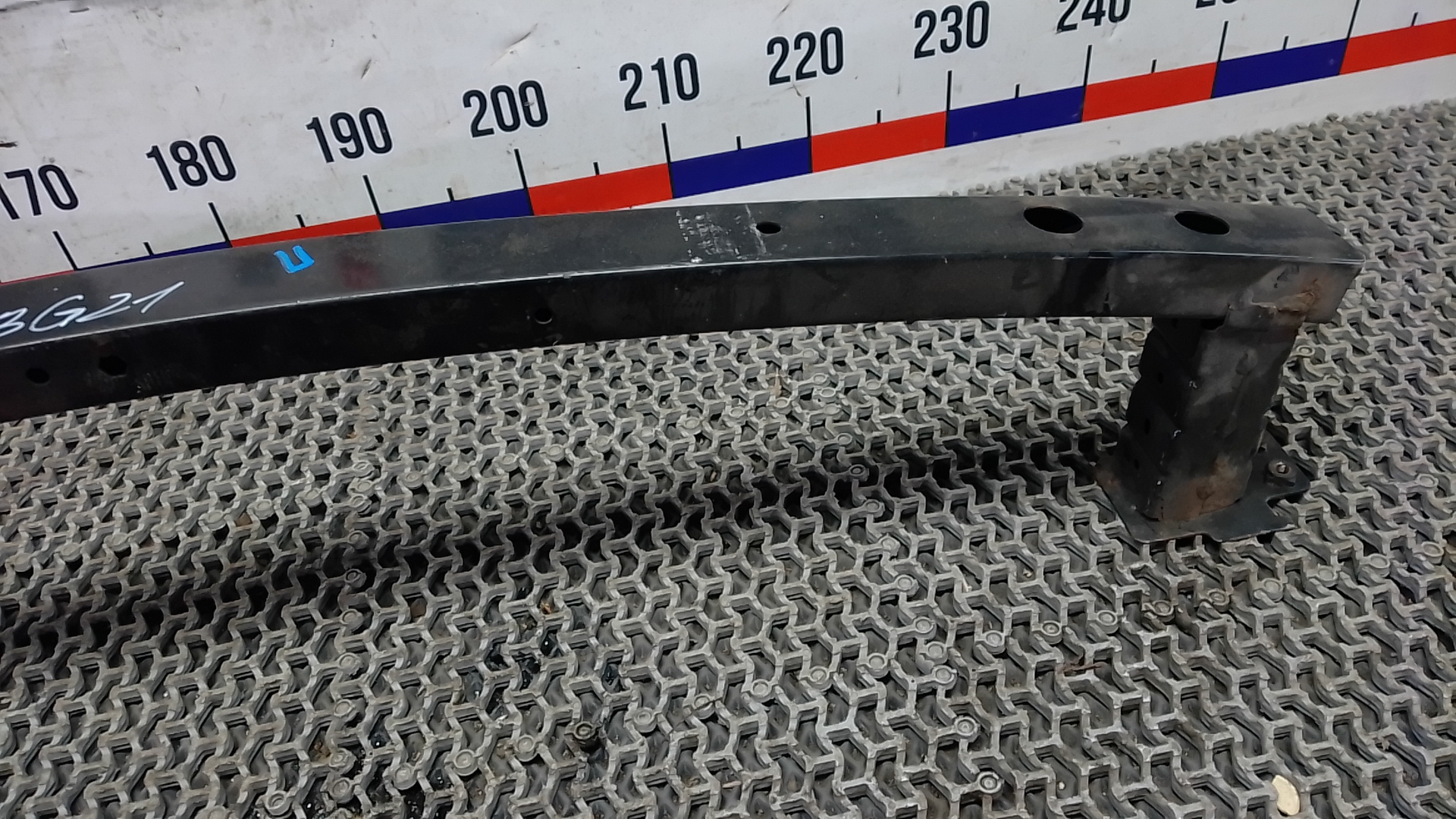 Кронштейн усилителя переднего бампера