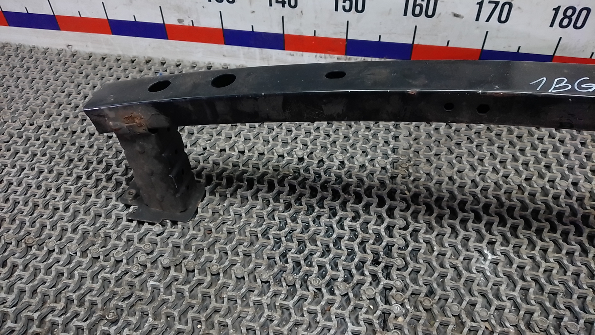 Кронштейн усилителя переднего бампера