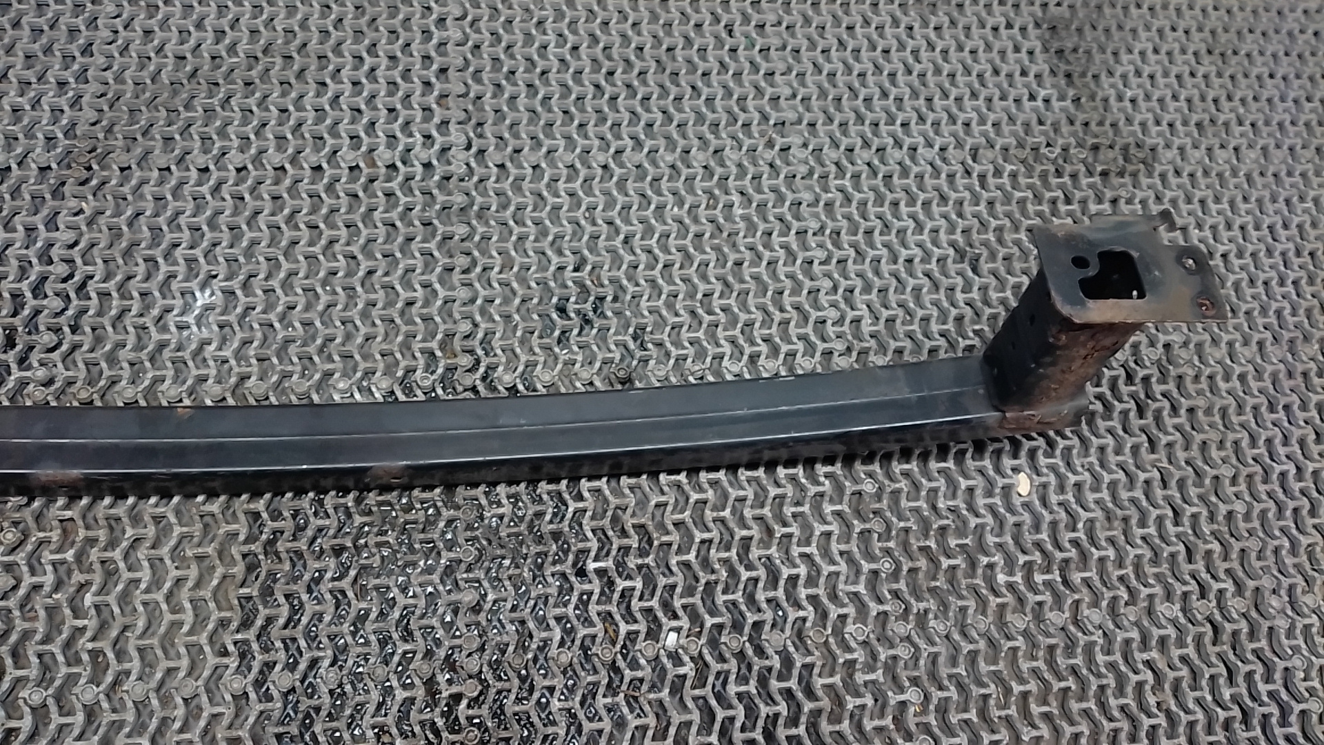 Кронштейн усилителя переднего бампера