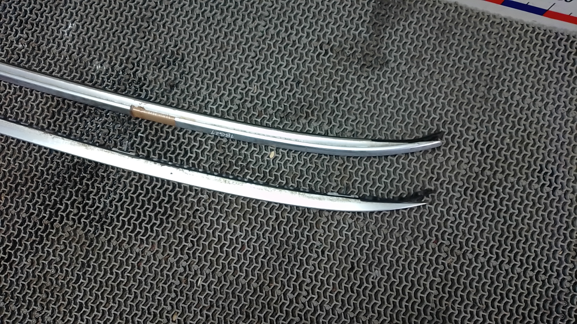 Рейлинги (релинг) к-кт (планки на крышу)