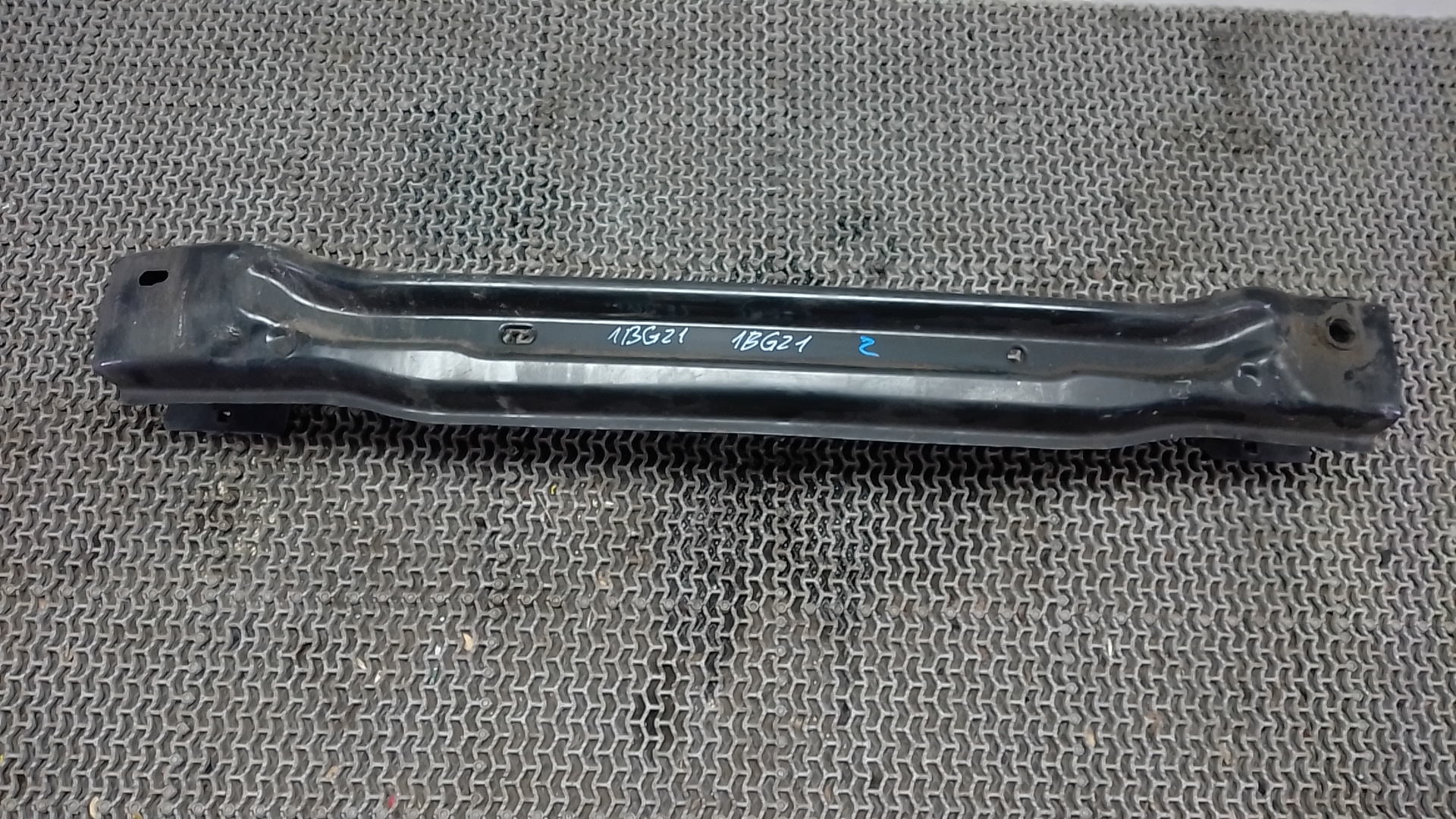 Усилитель заднего бампера