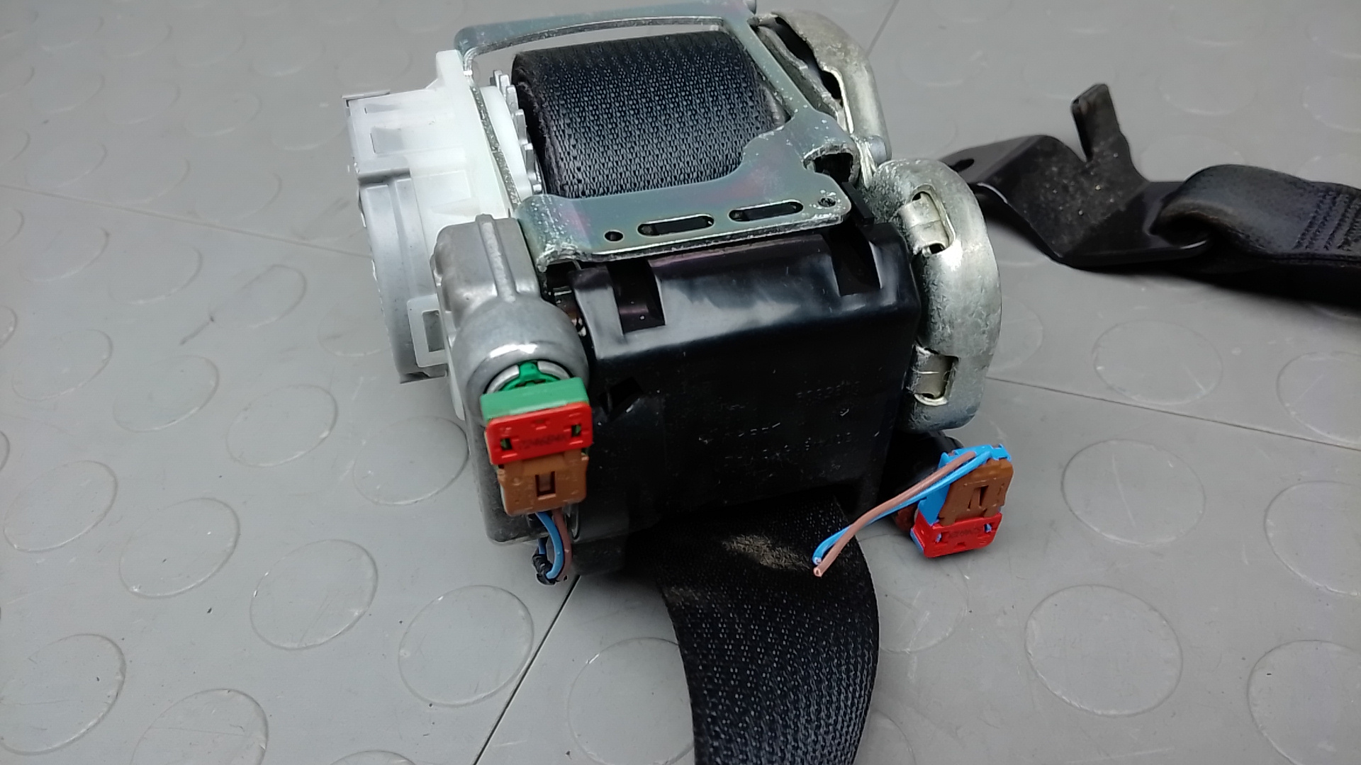 Ремень безопасности с пиропатроном