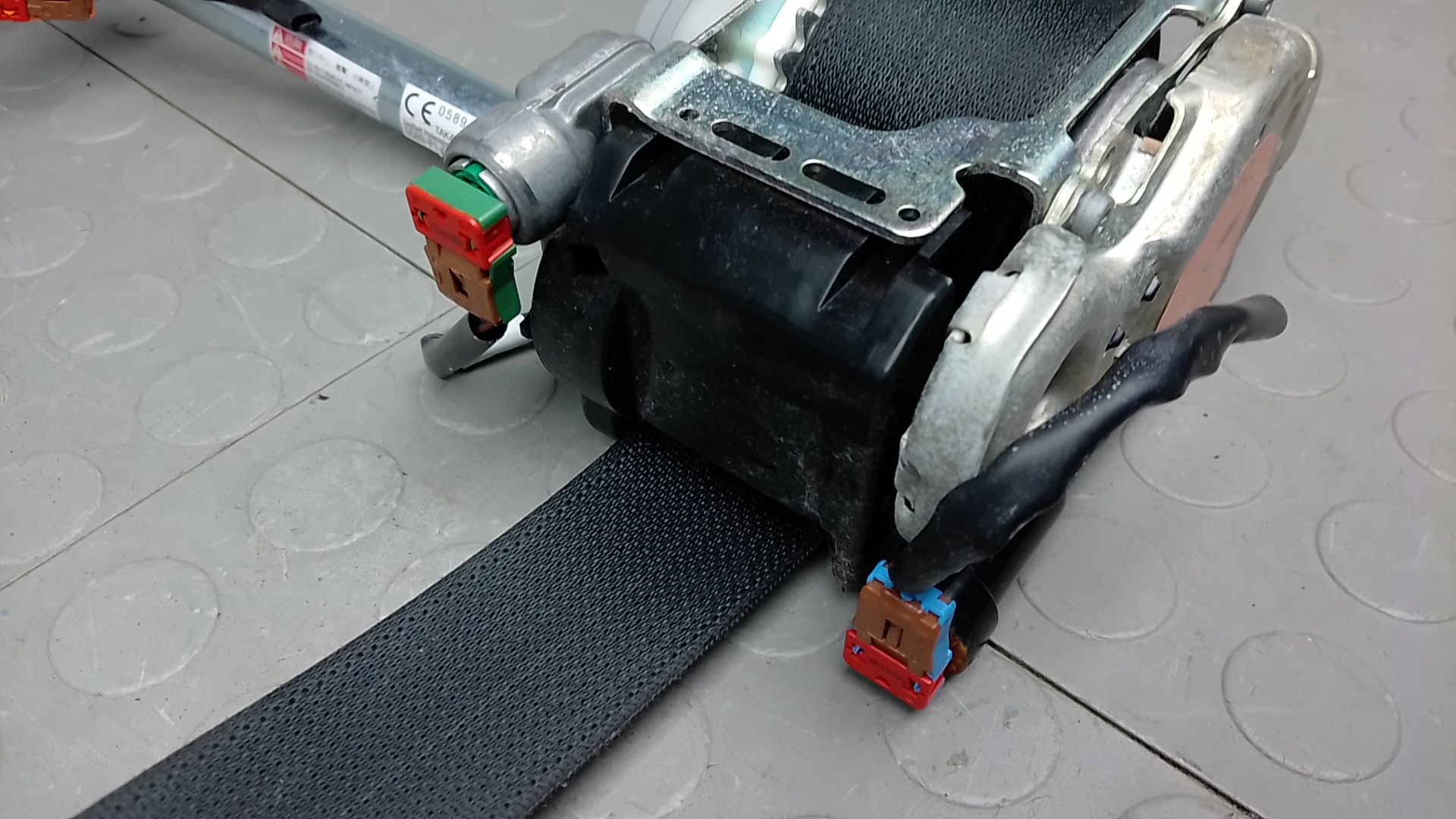 Ремень безопасности с пиропатроном