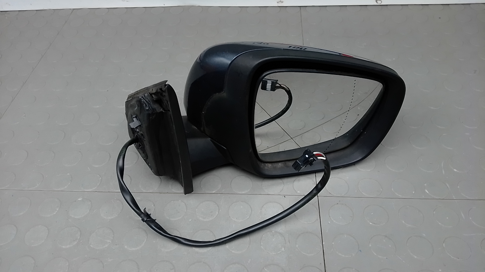 Зеркало правое электрическое