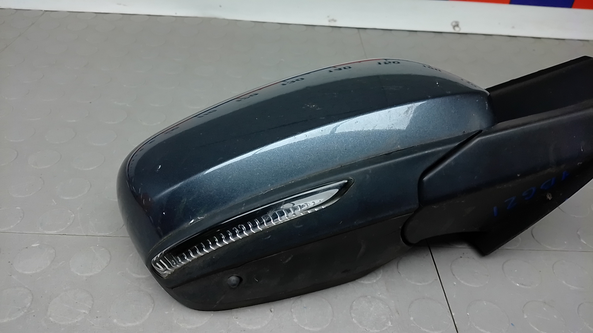 Зеркало правое электрическое