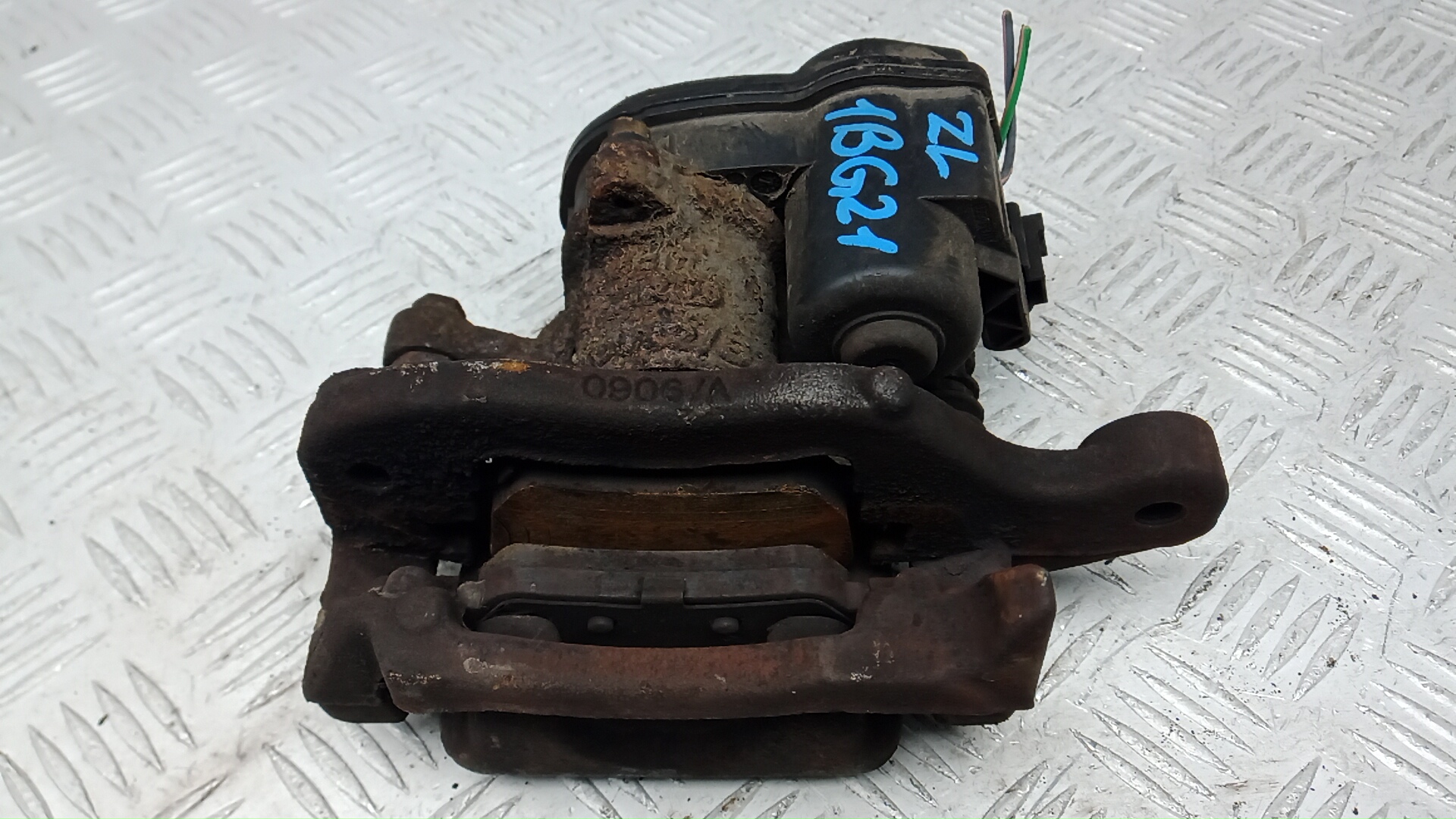 Суппорт задний левый