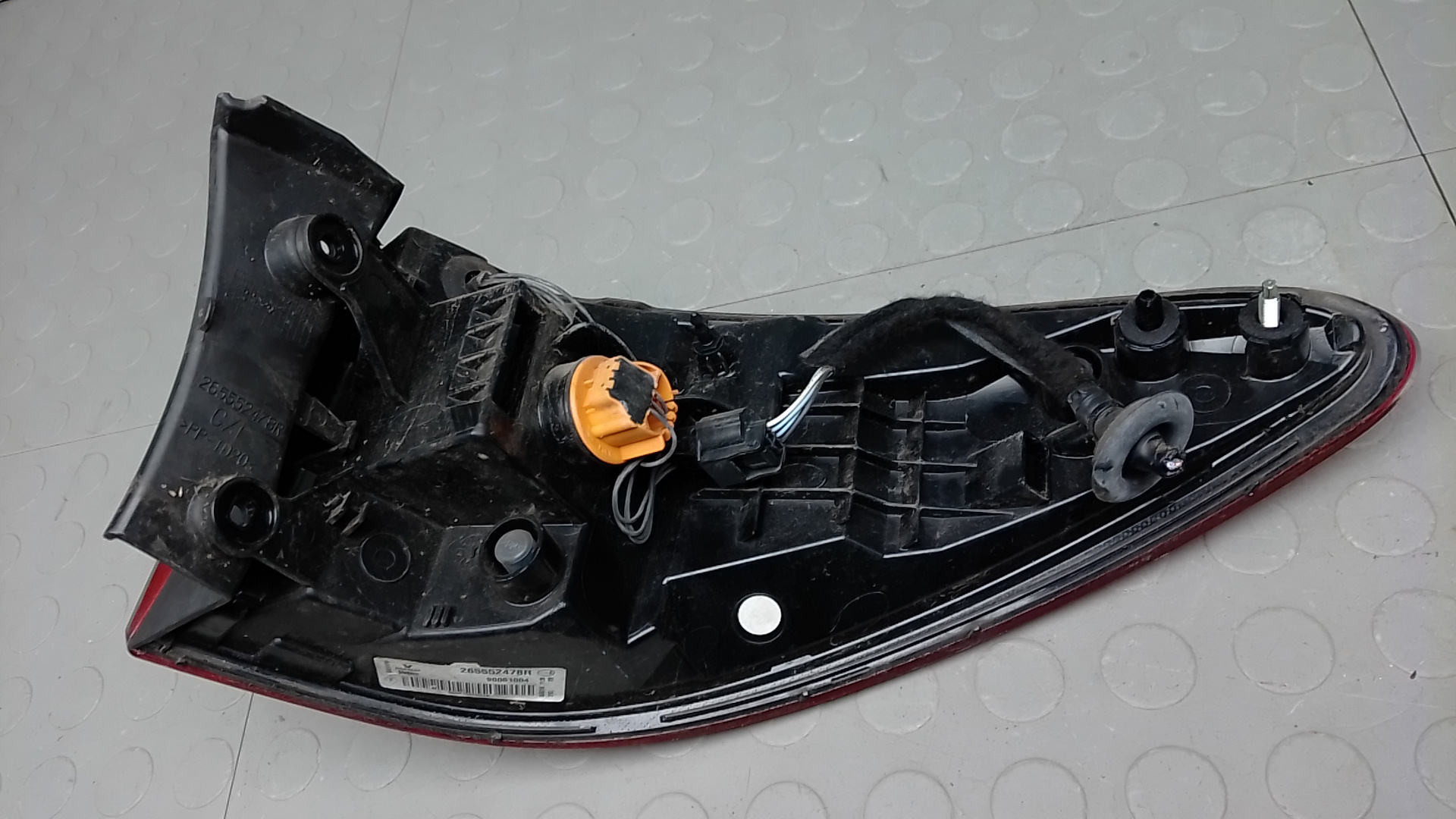 Фонарь задний левый