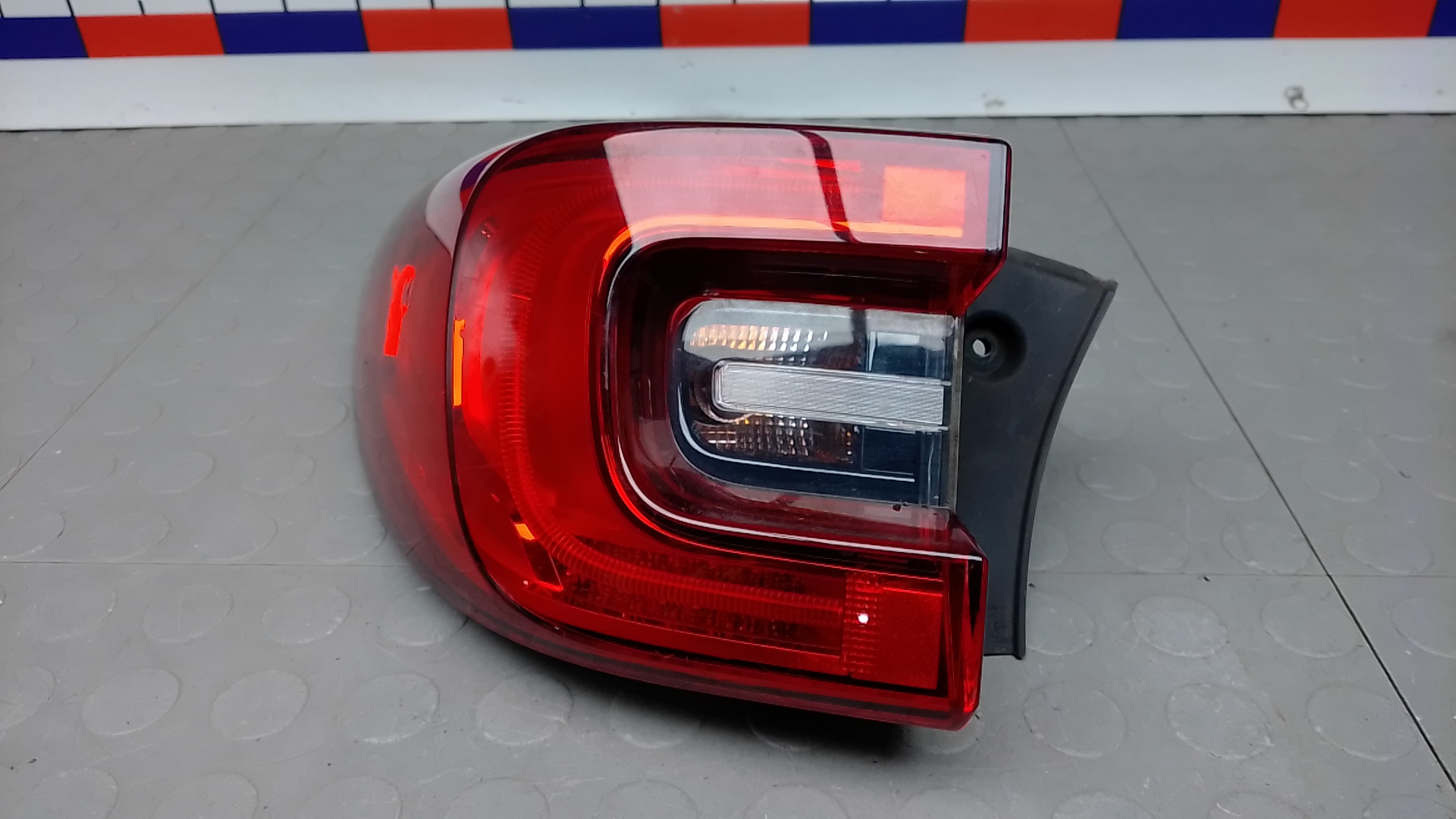 Фонарь задний левый