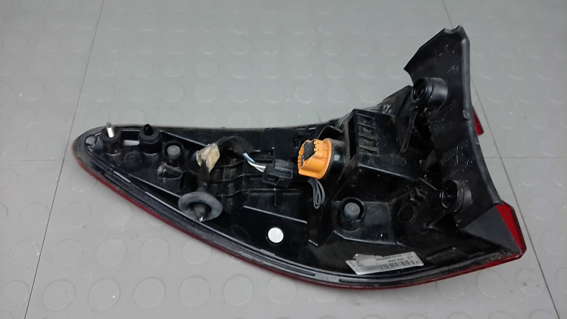 Фонарь задний правый