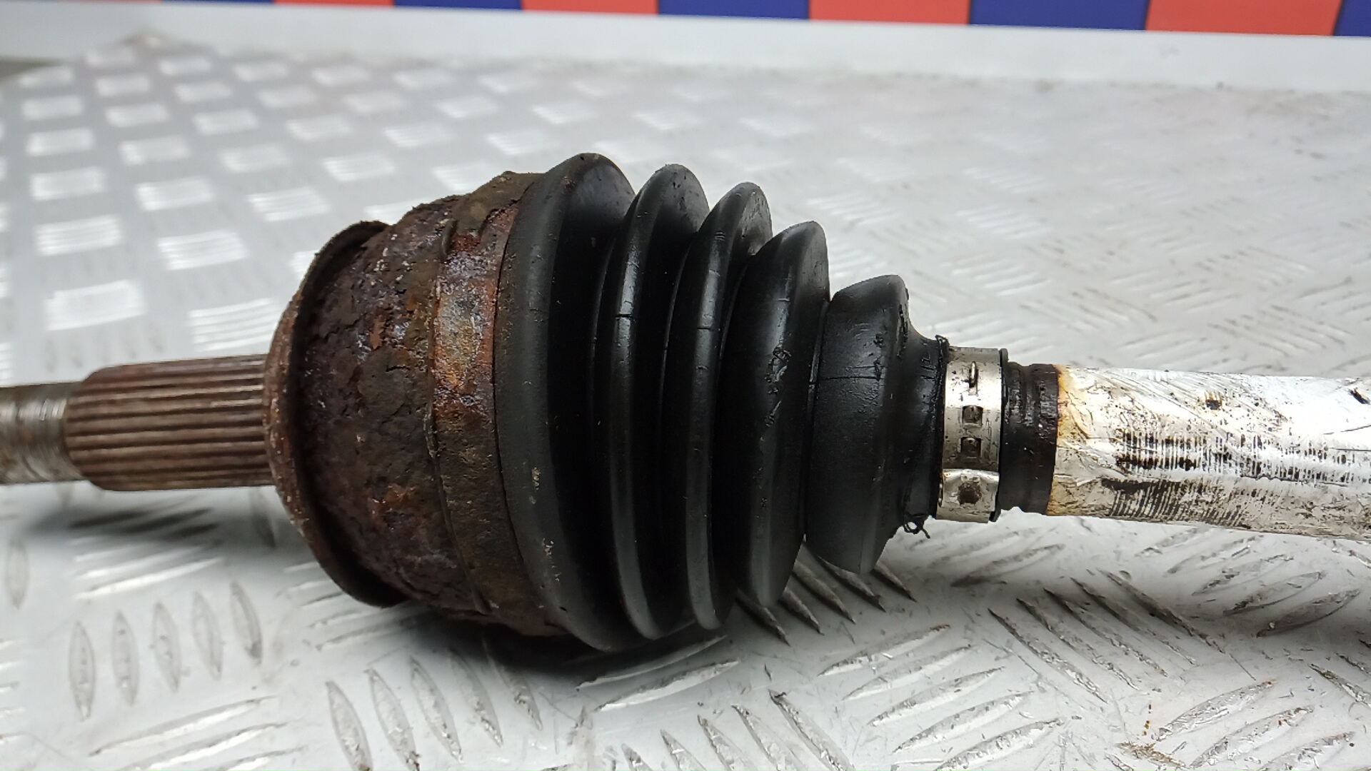 Полуось передняя правая