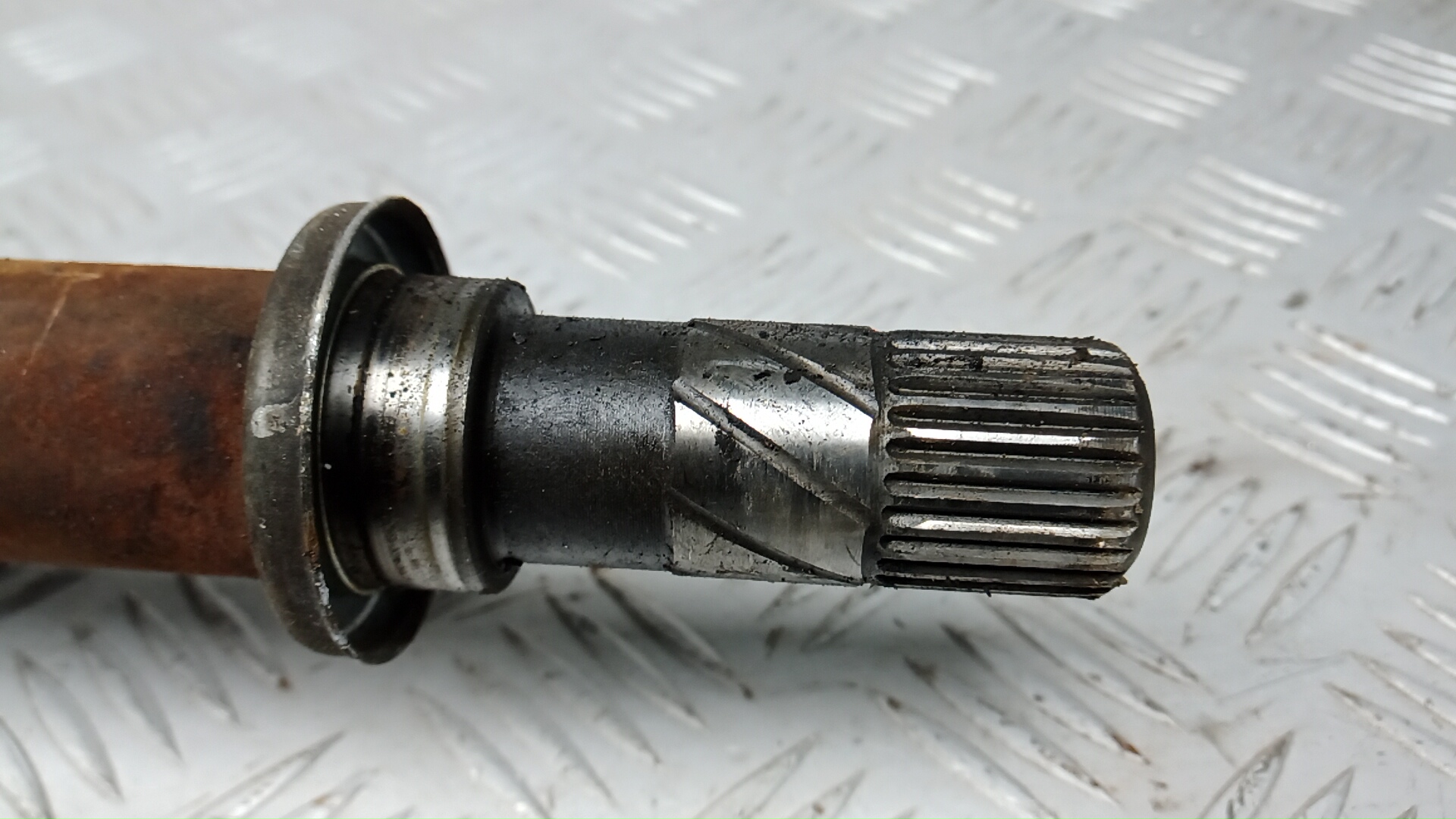 Полуось передняя правая