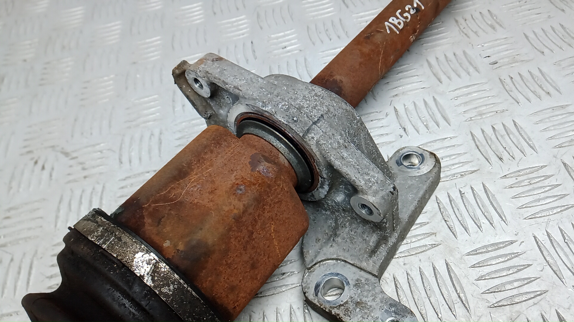 Полуось передняя правая