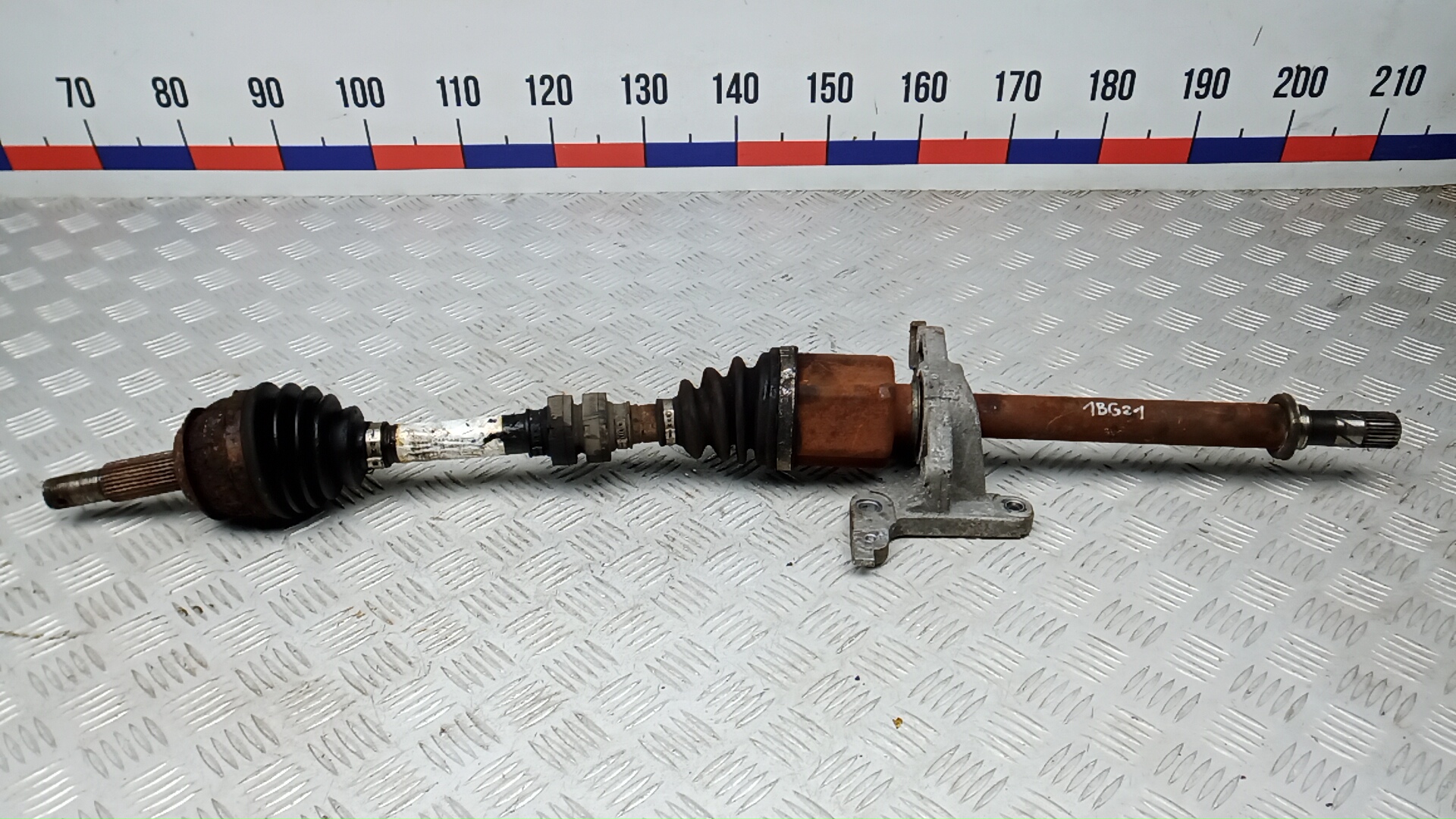 Полуось передняя правая