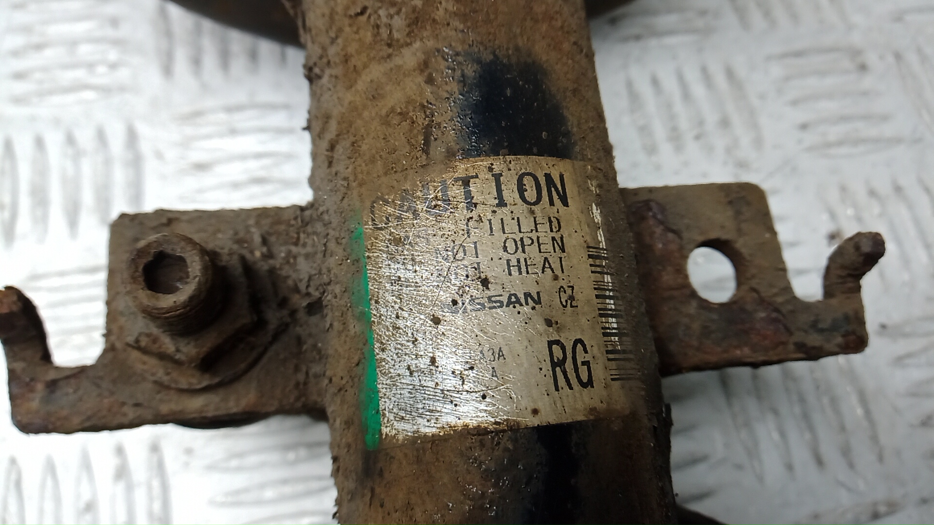 Амортизатор передний правый