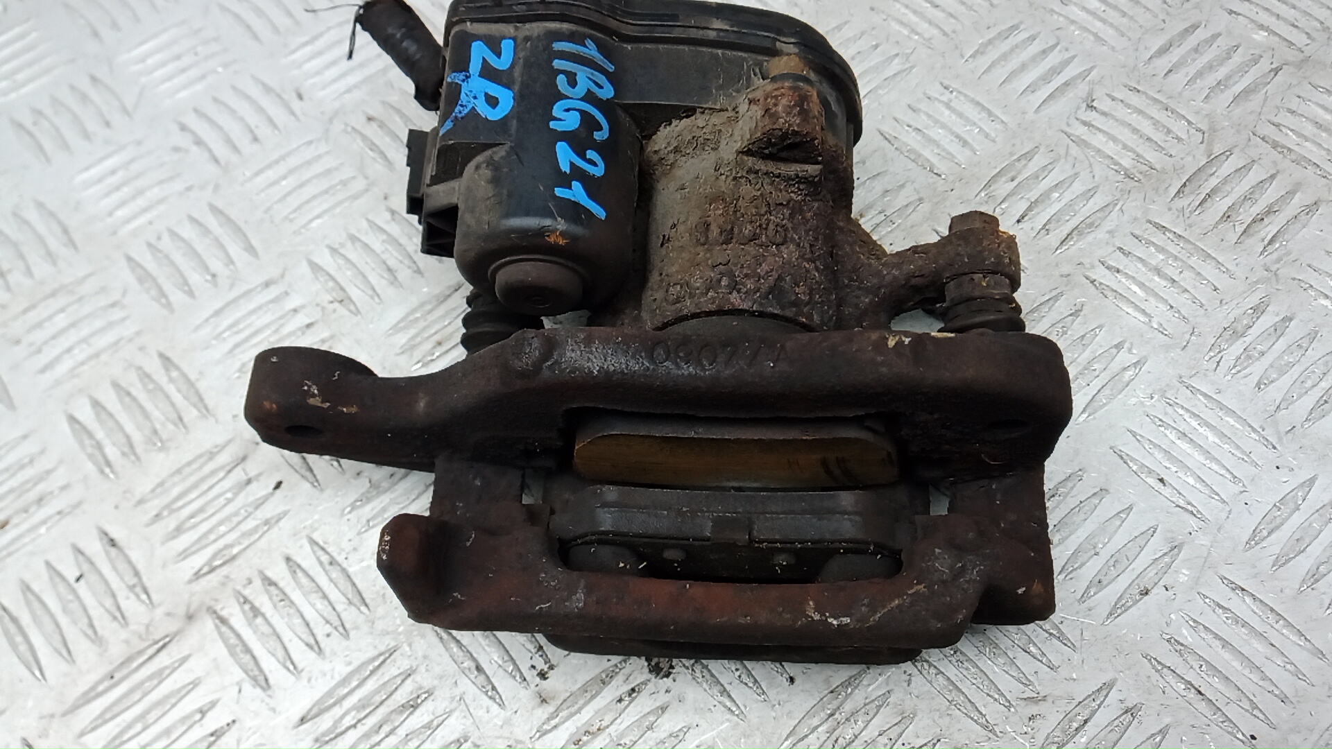 Суппорт задний правый