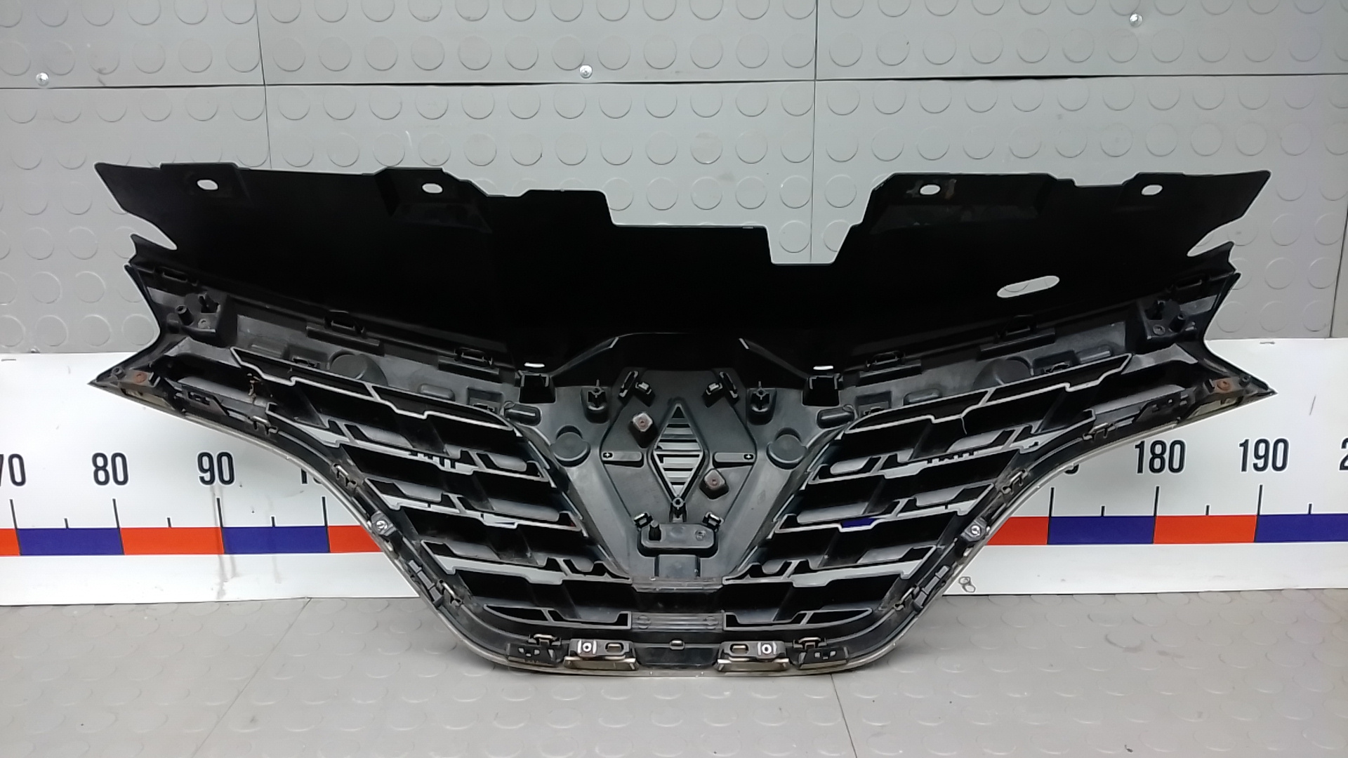 Решетка радиатора